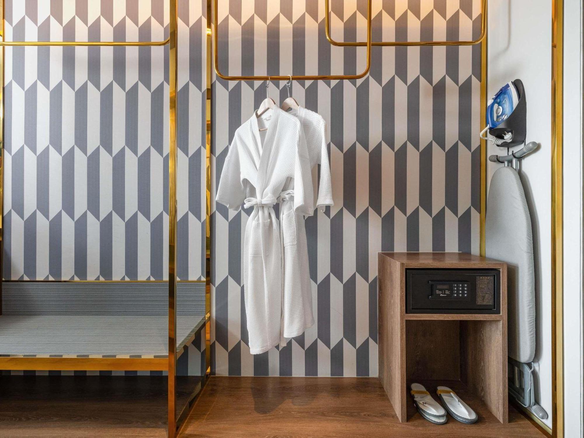 Deluxe Twin Room City View