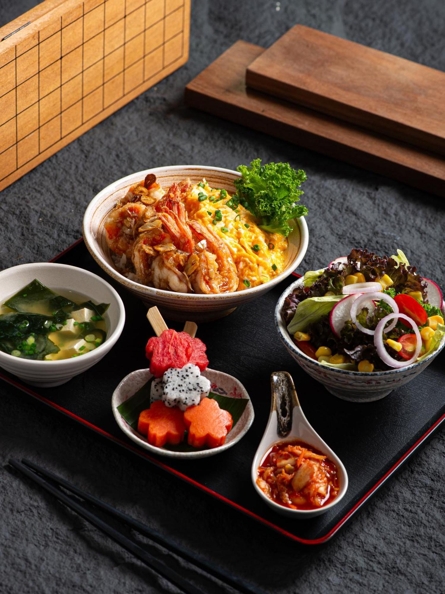 Deluxe Room Complimentary Lunch Set