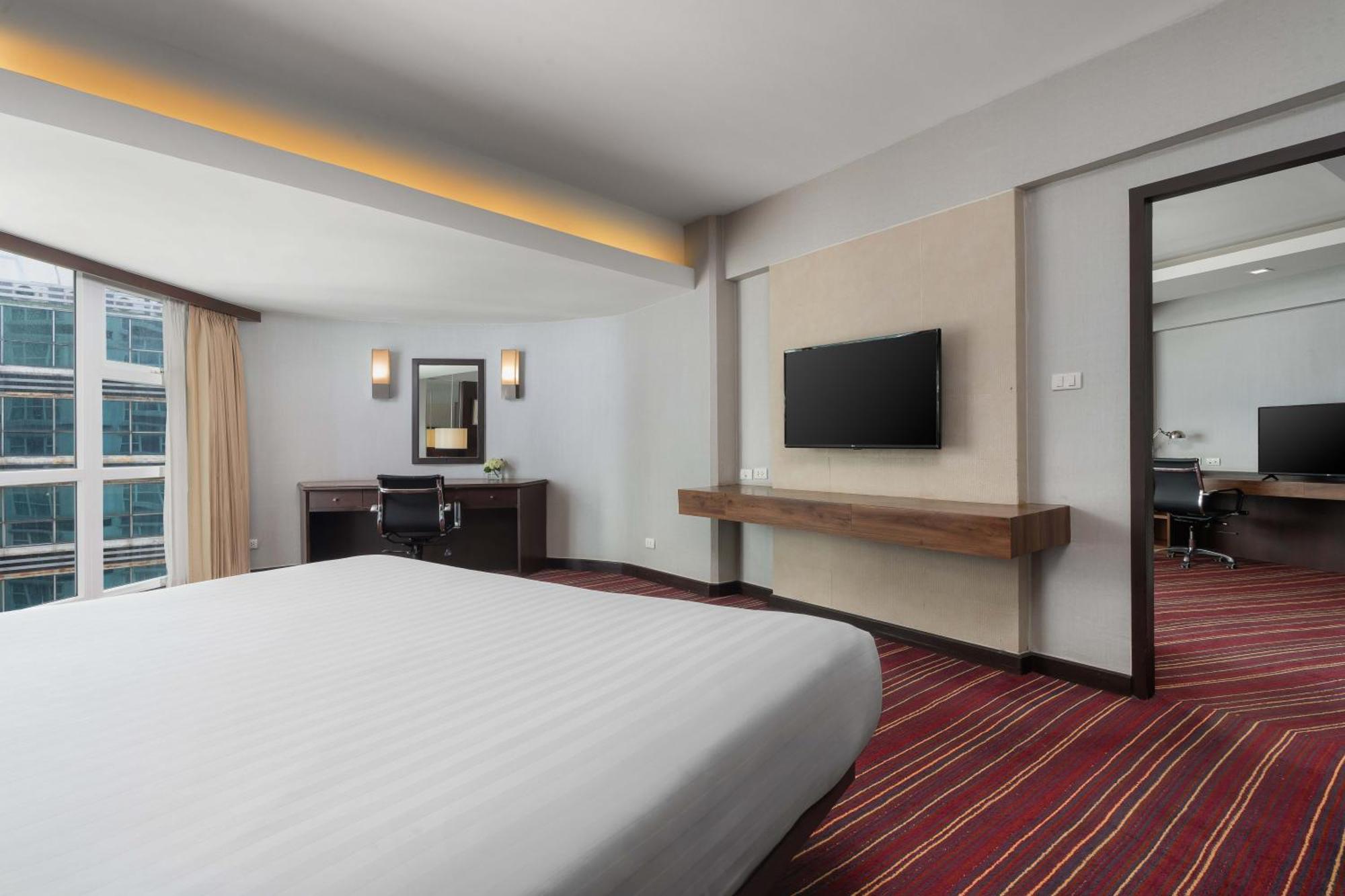 Superior Suite Double Bed Sky Wing