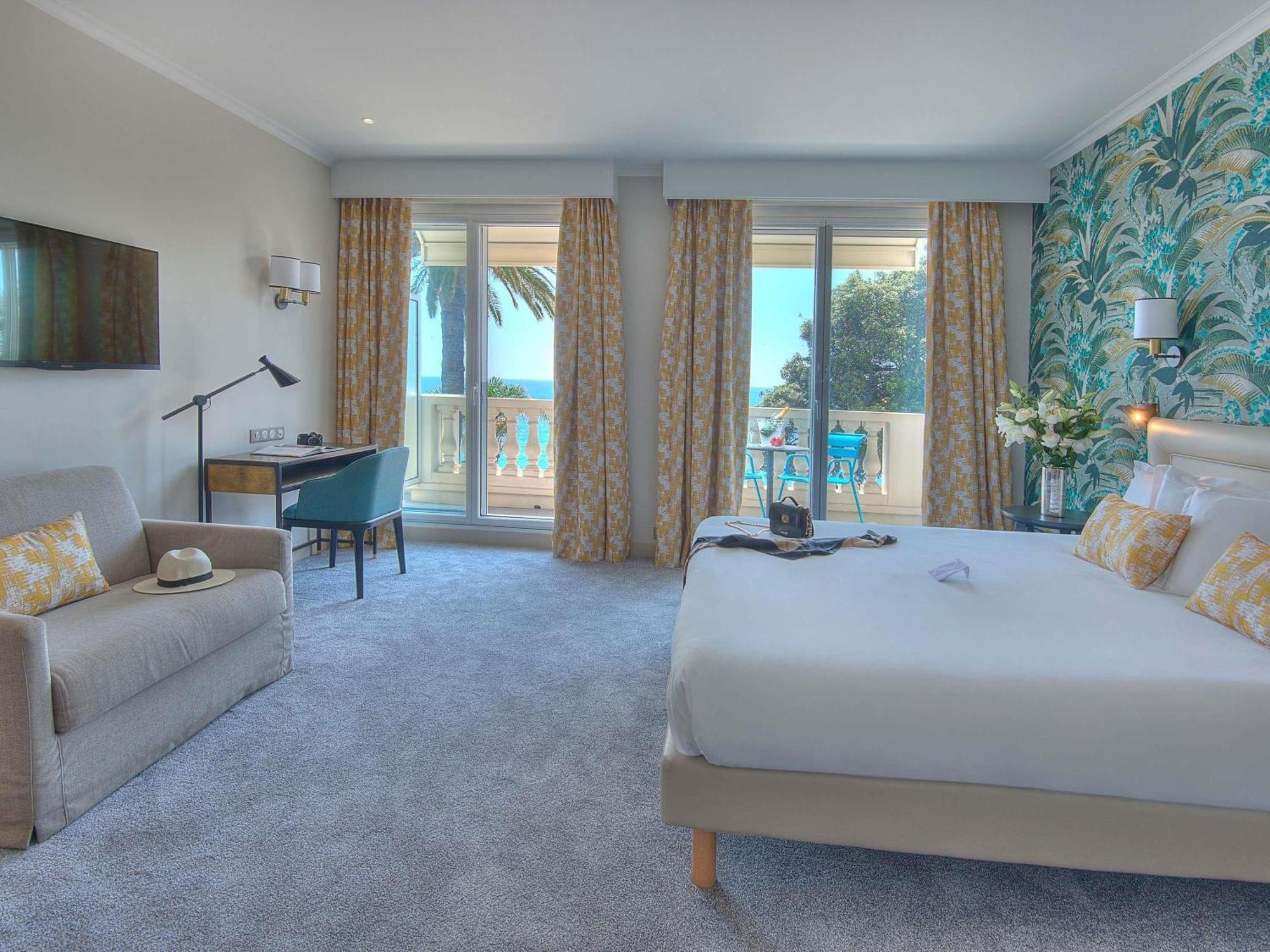 Deluxe Double Room with Balcony - Oceanfront