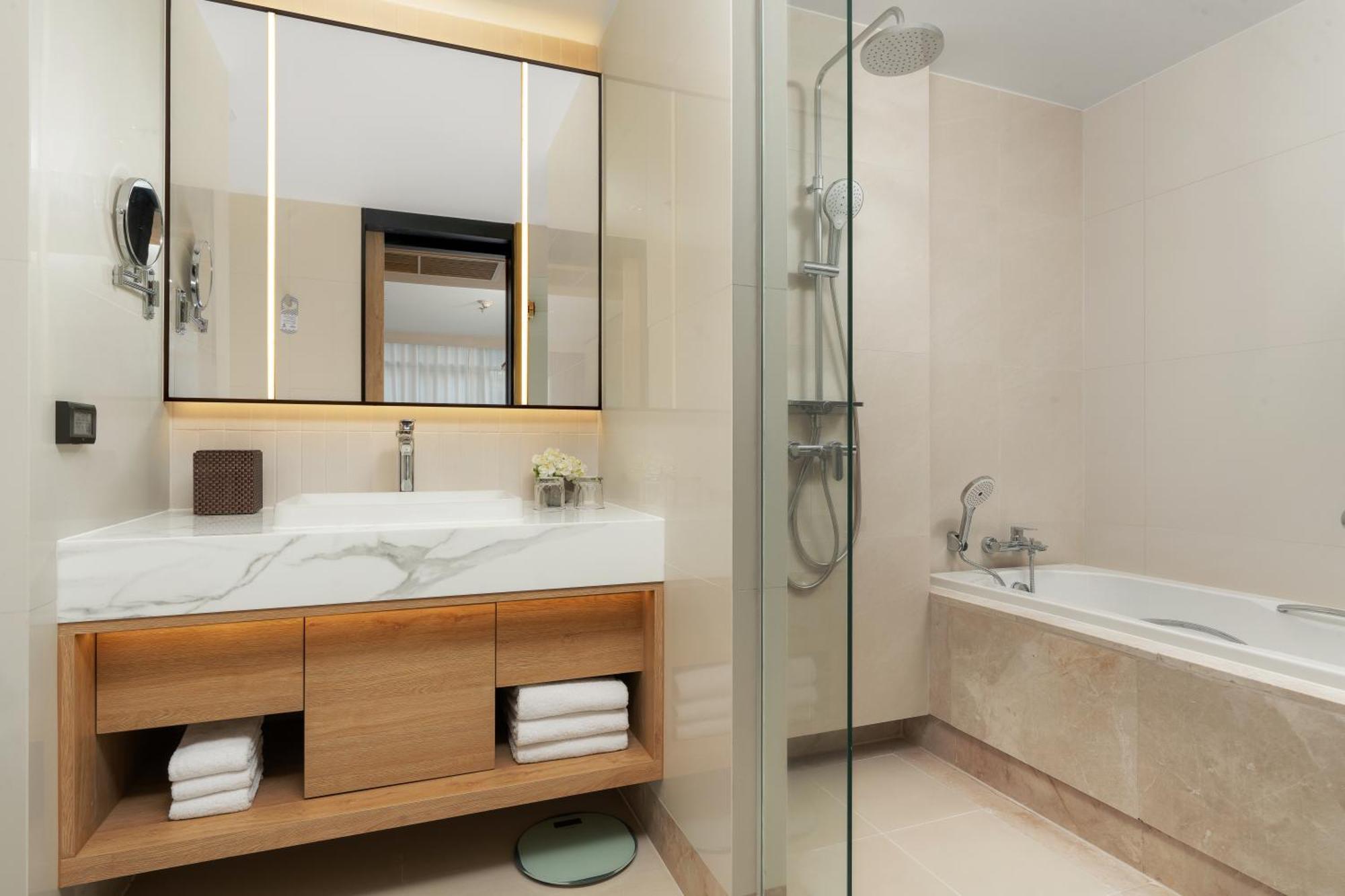 One-Bedroom Executive King Suite City View