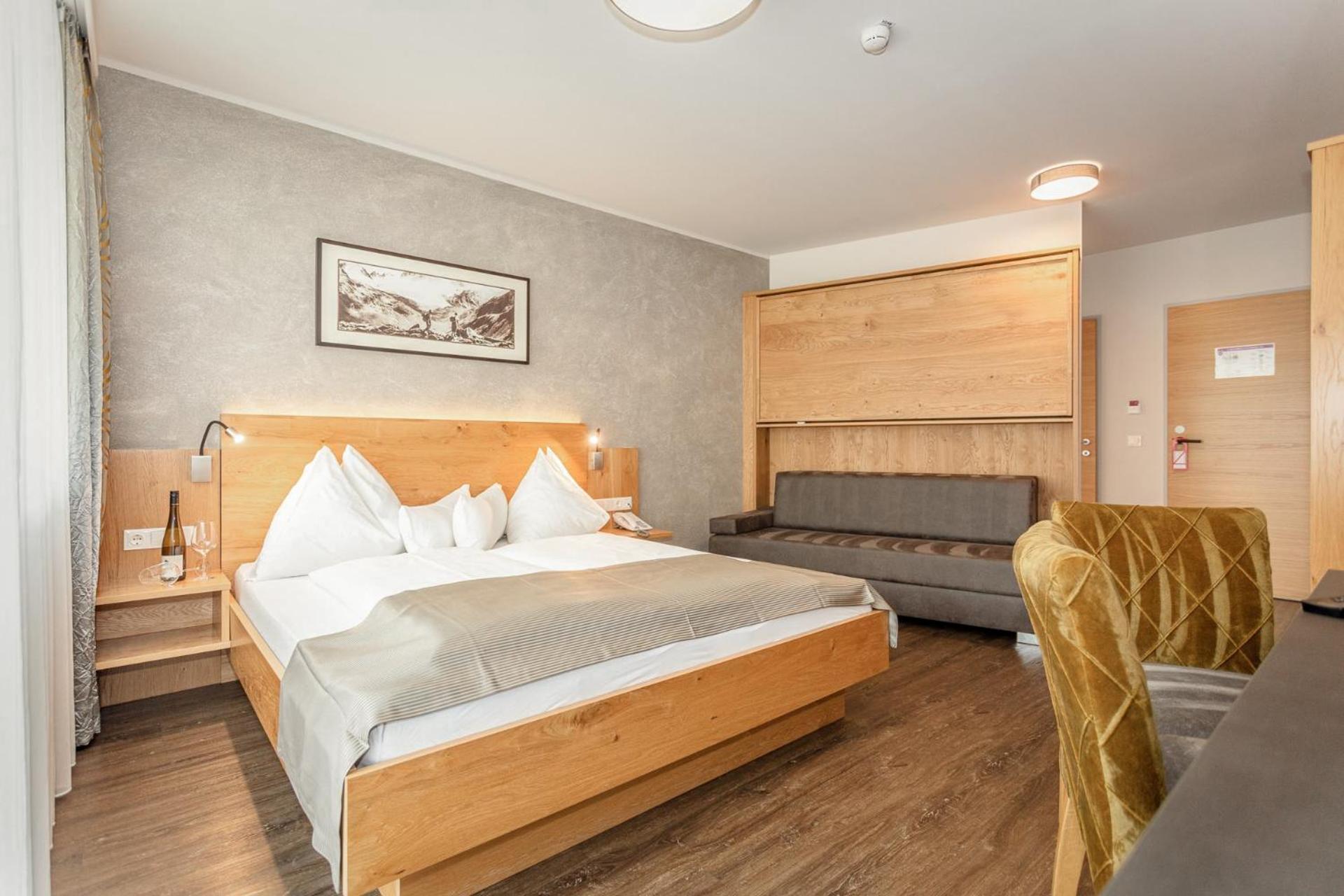Large Double Room