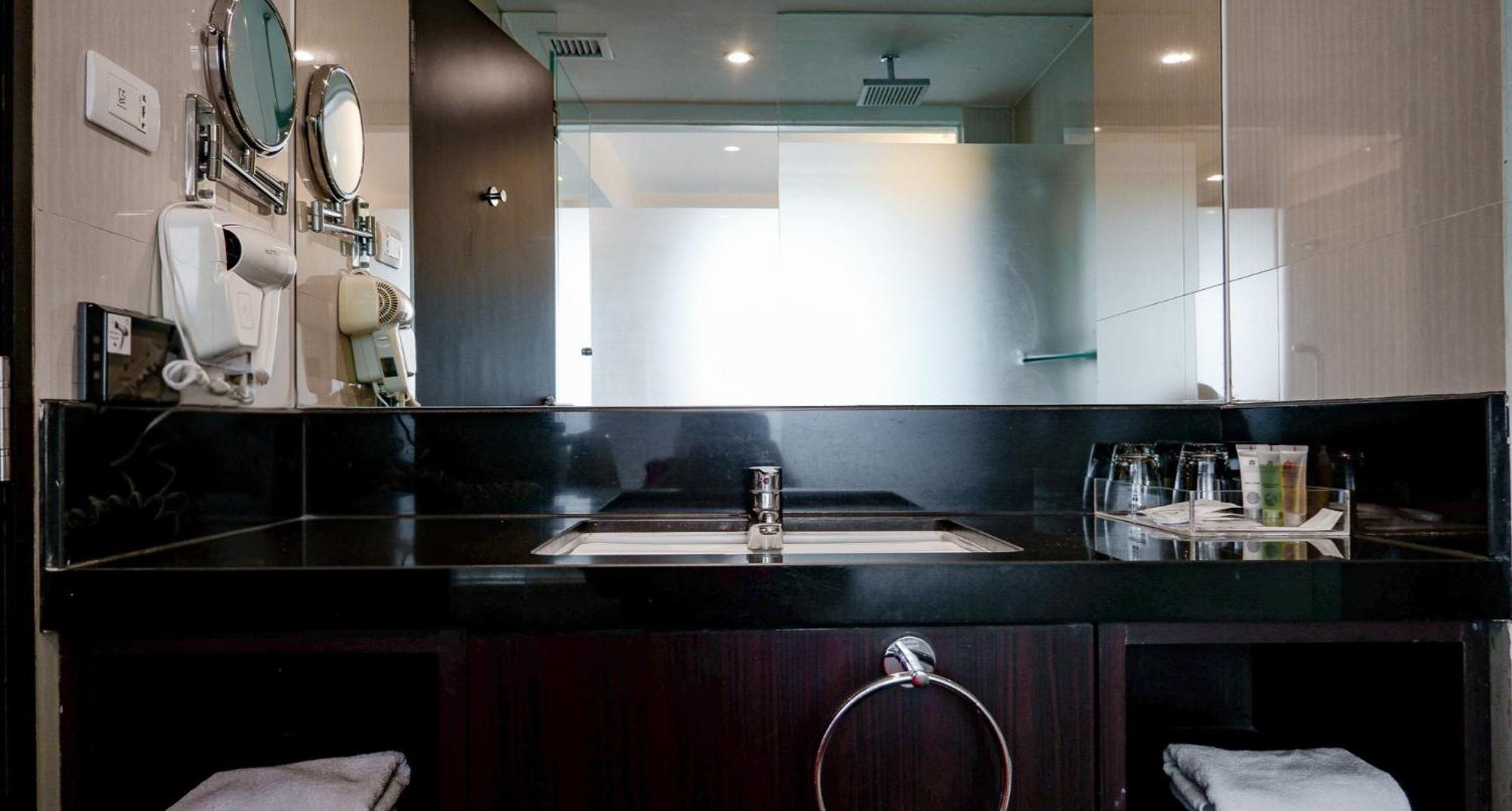 Premier Deluxe Twin Room