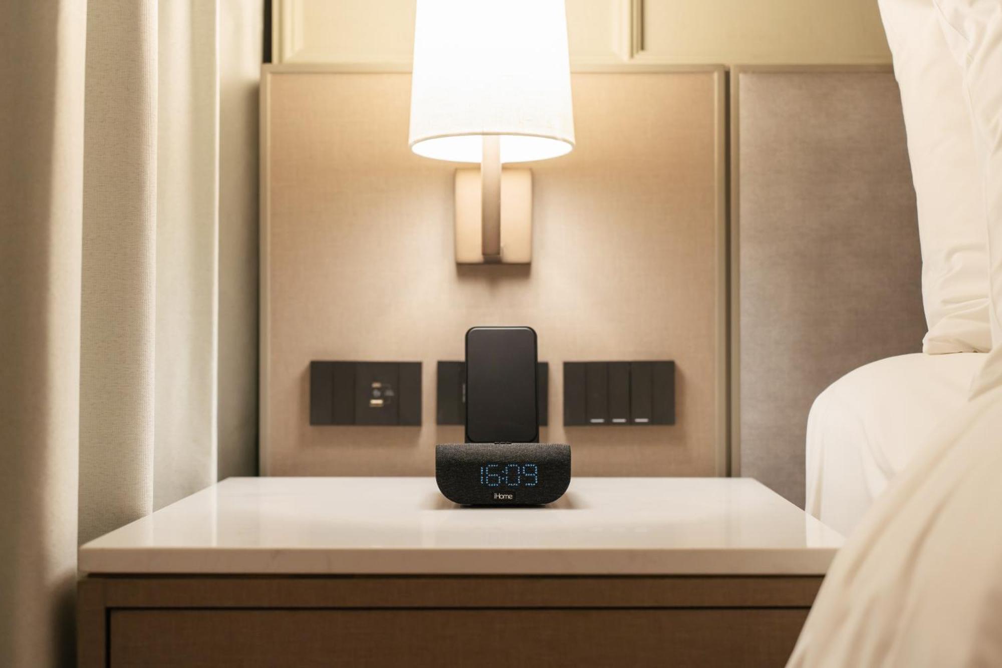 Deluxe King Room City View