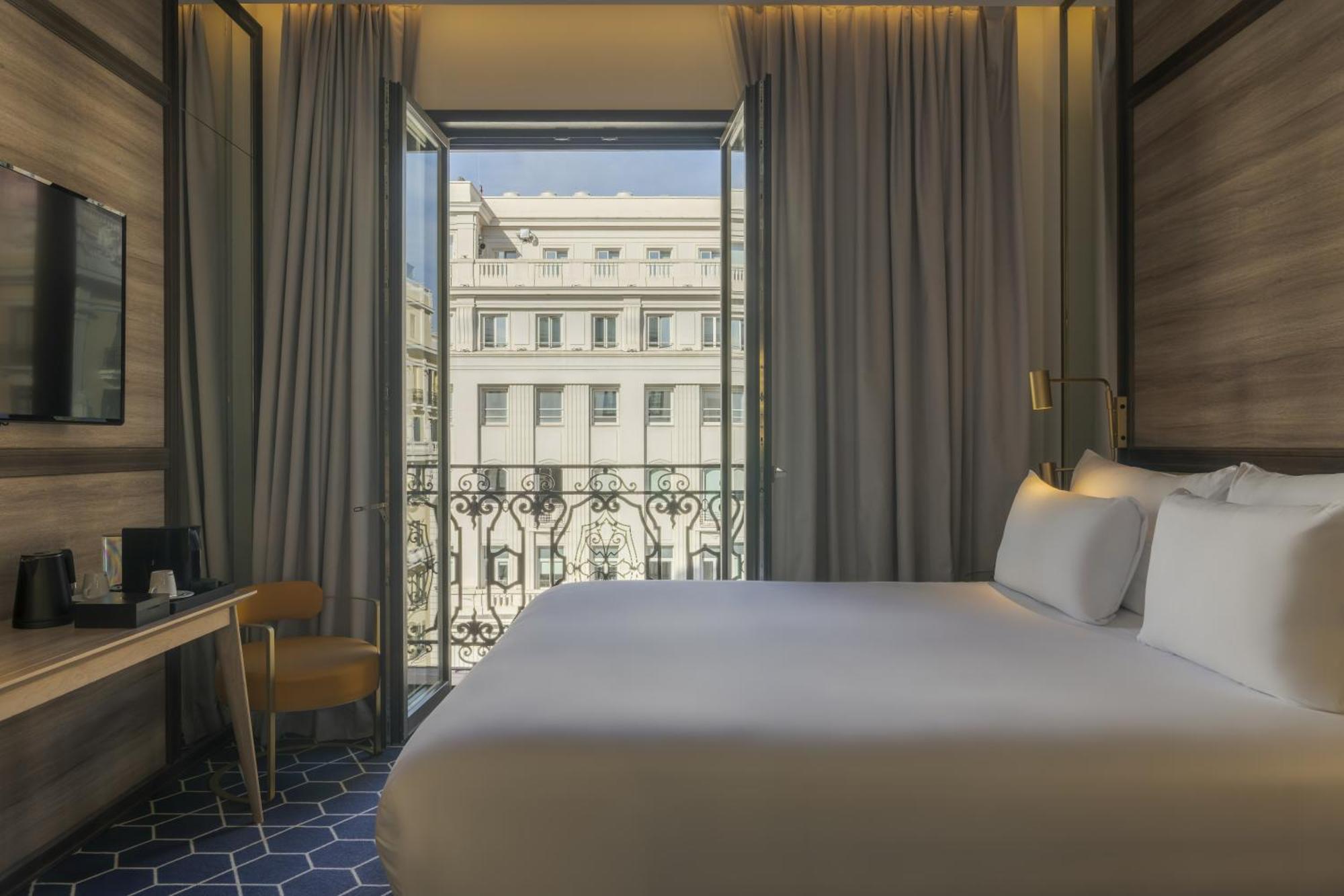 Premium Grand View Balcony