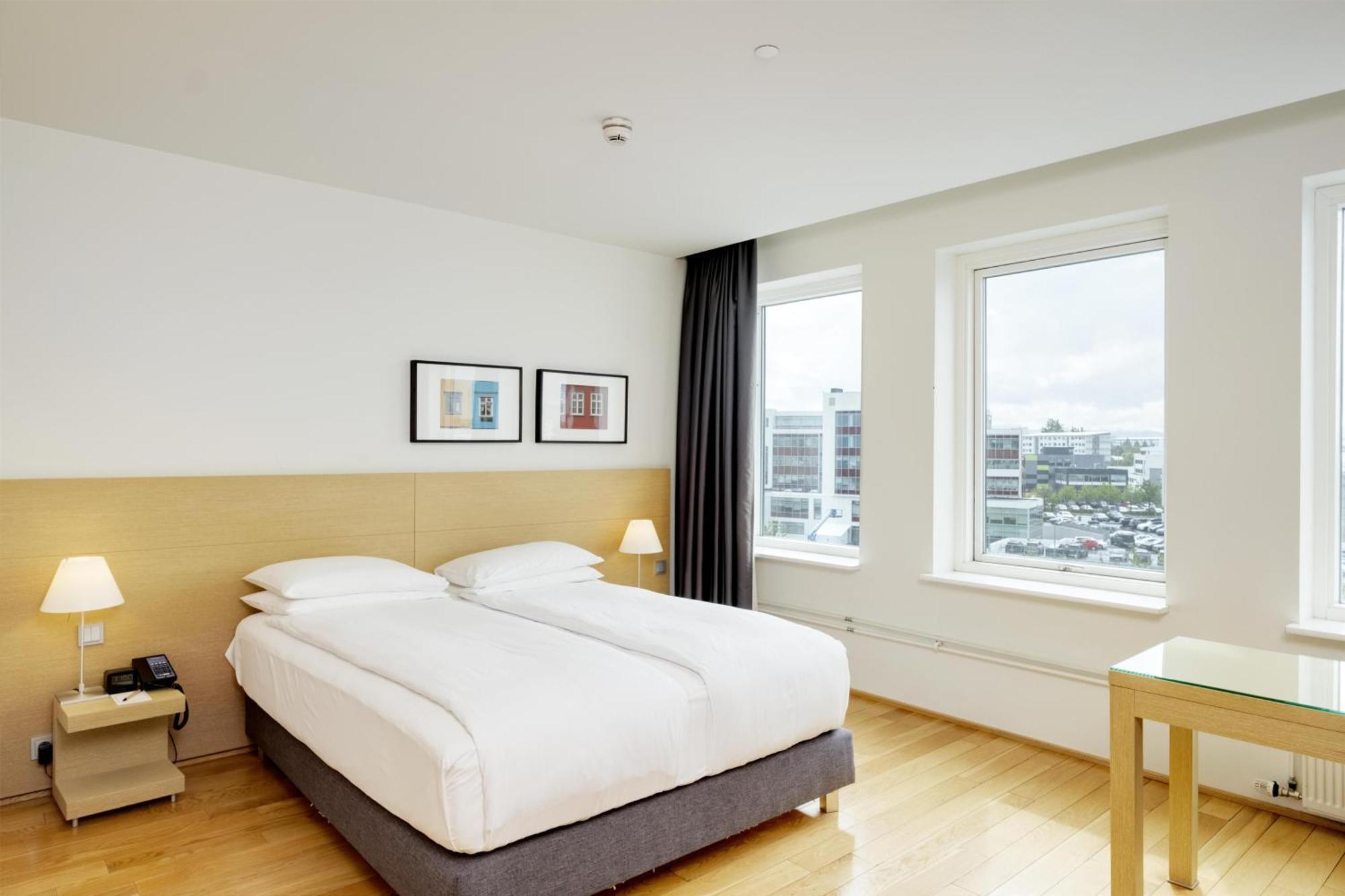 Twin Guest Room Scenic View