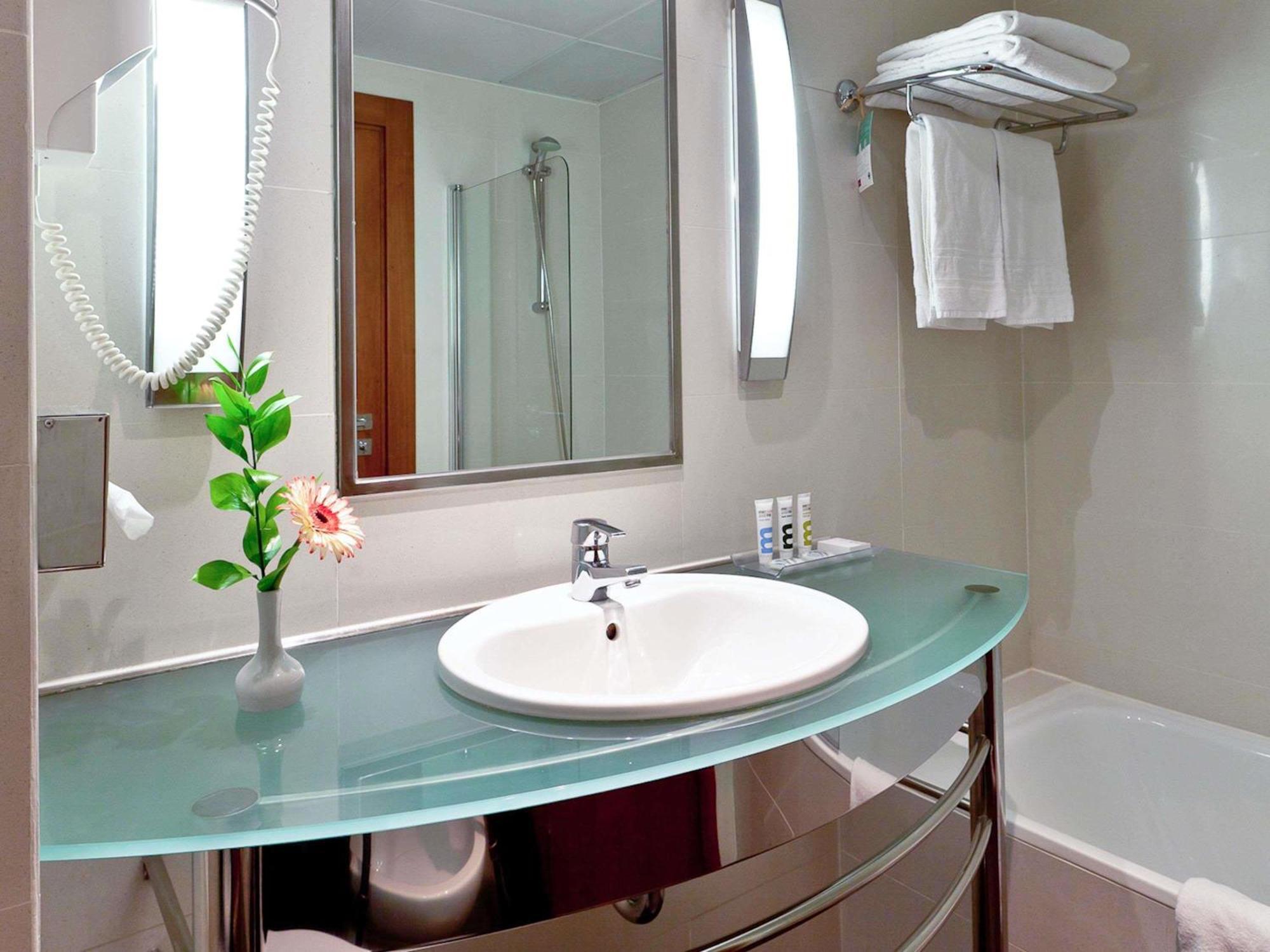 Suite with Double Bed and Living Room
