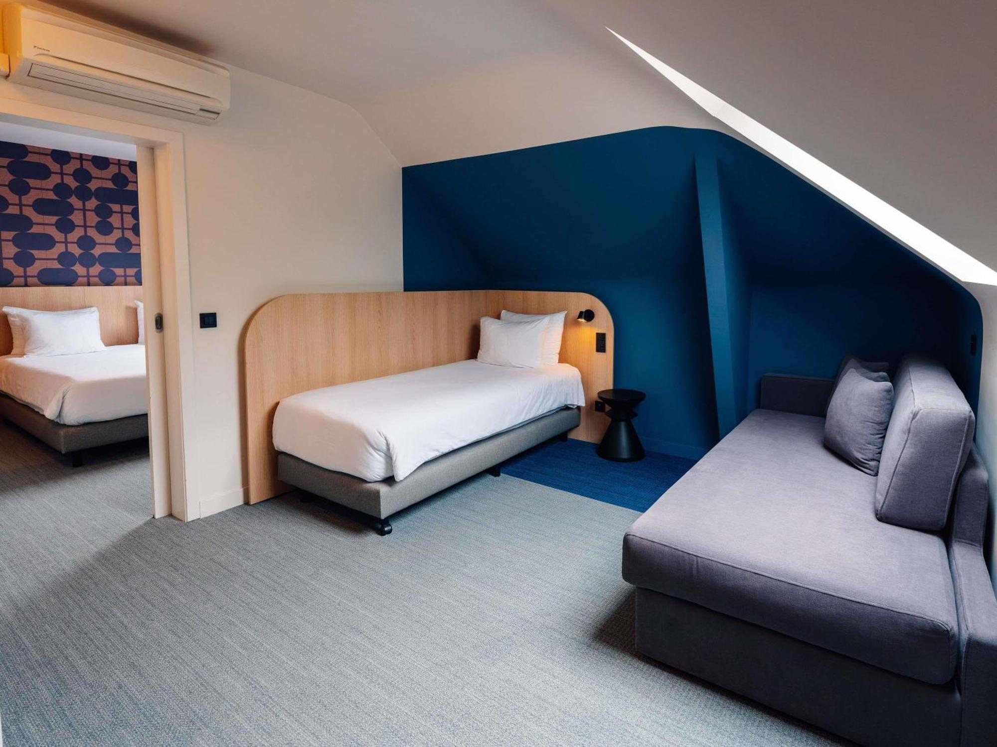Comfort Room One King Bed One Single Bed
