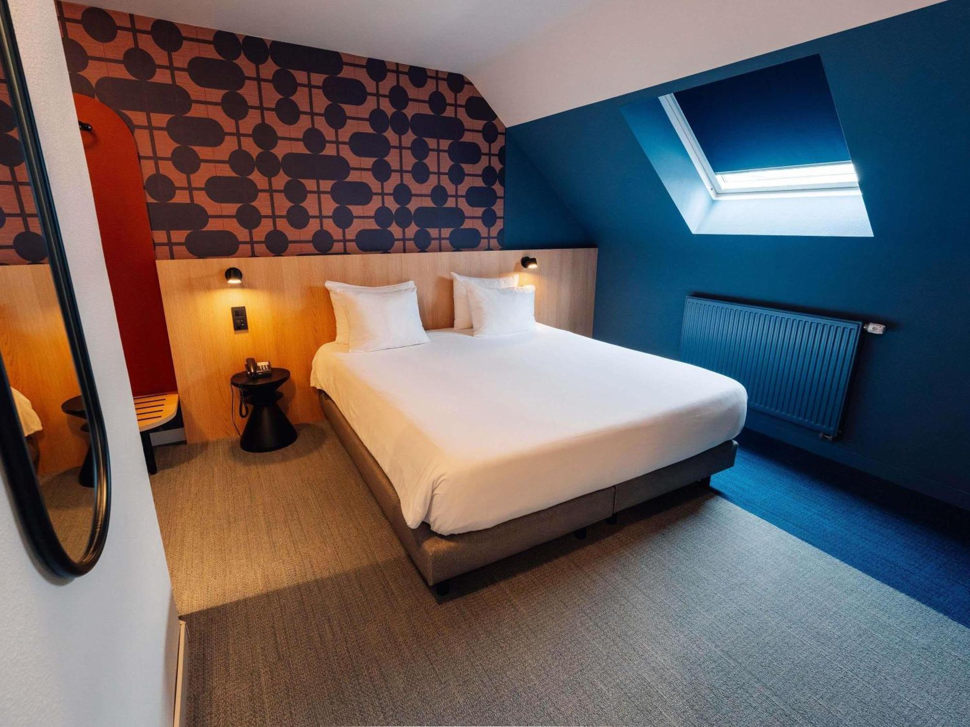 Comfort Room One King Bed One Single Bed