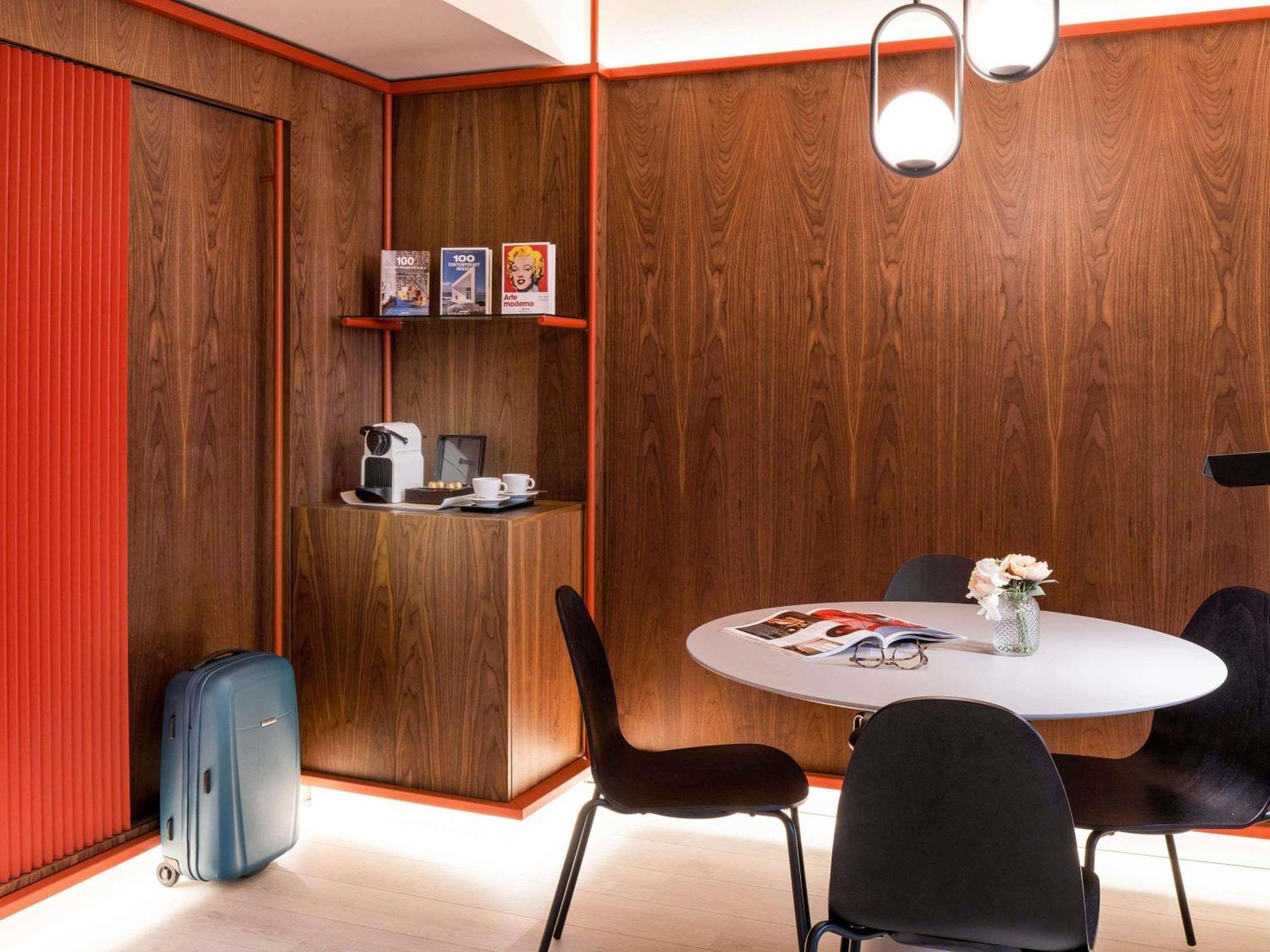 Executive Room Lounge