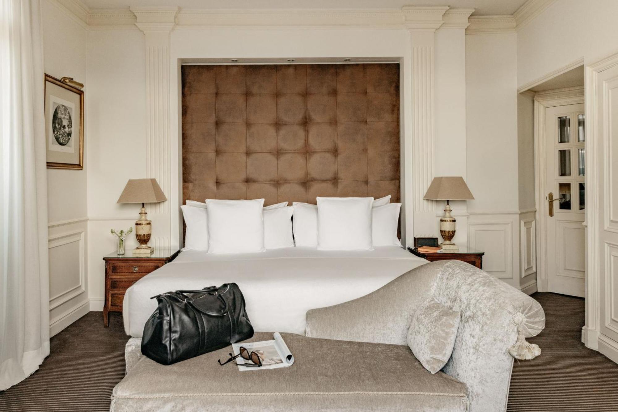 Royal Suite Red Level