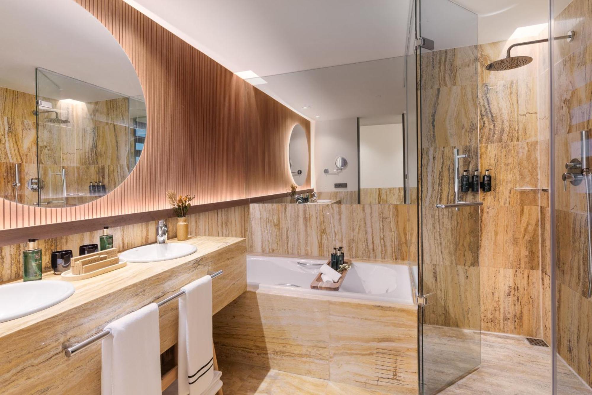 Junior Suite The Level