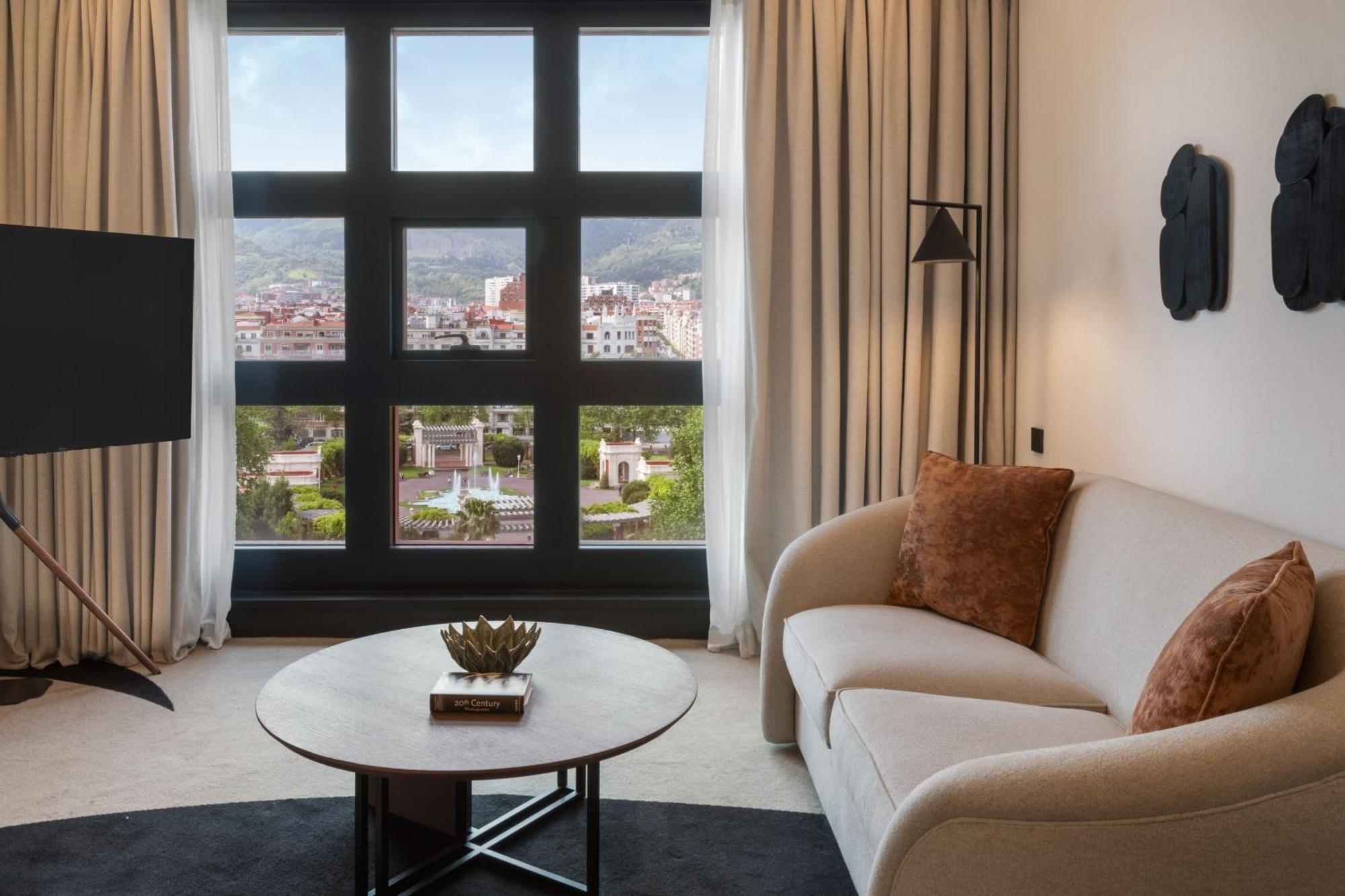 Suite The Level
