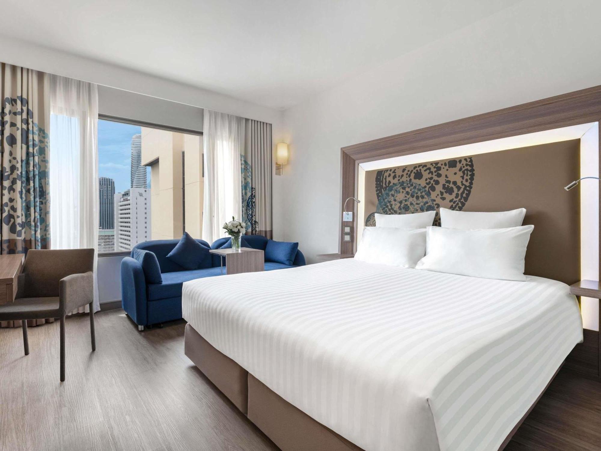 Premier King Room Lounge Access
