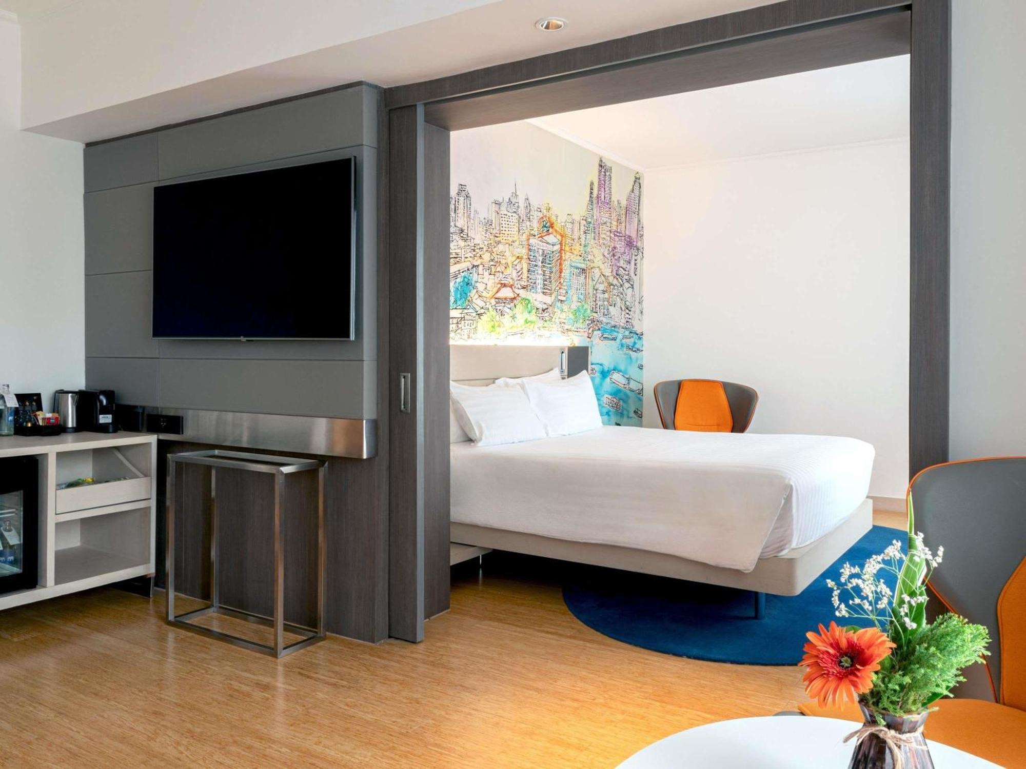Junior Suite Queen Bed