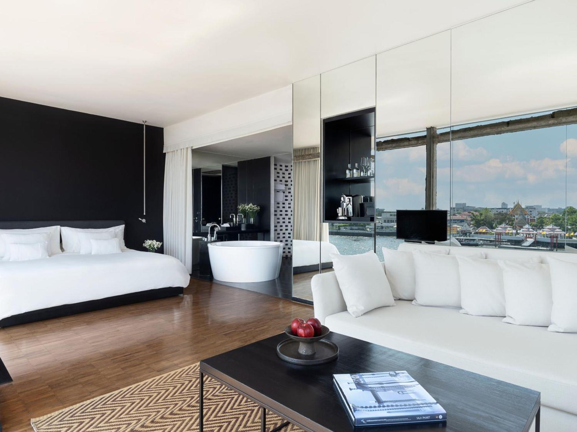 Wat Arun River View Suite