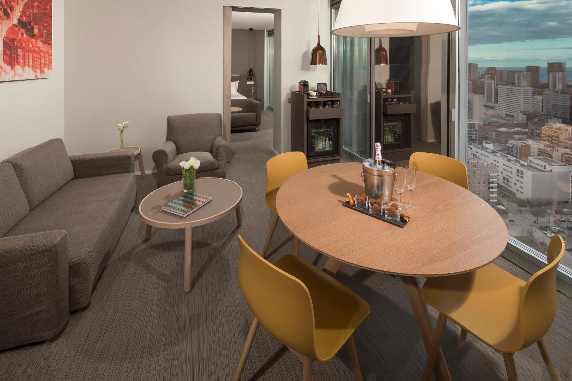 The Level Suite met Uitzicht op Zee