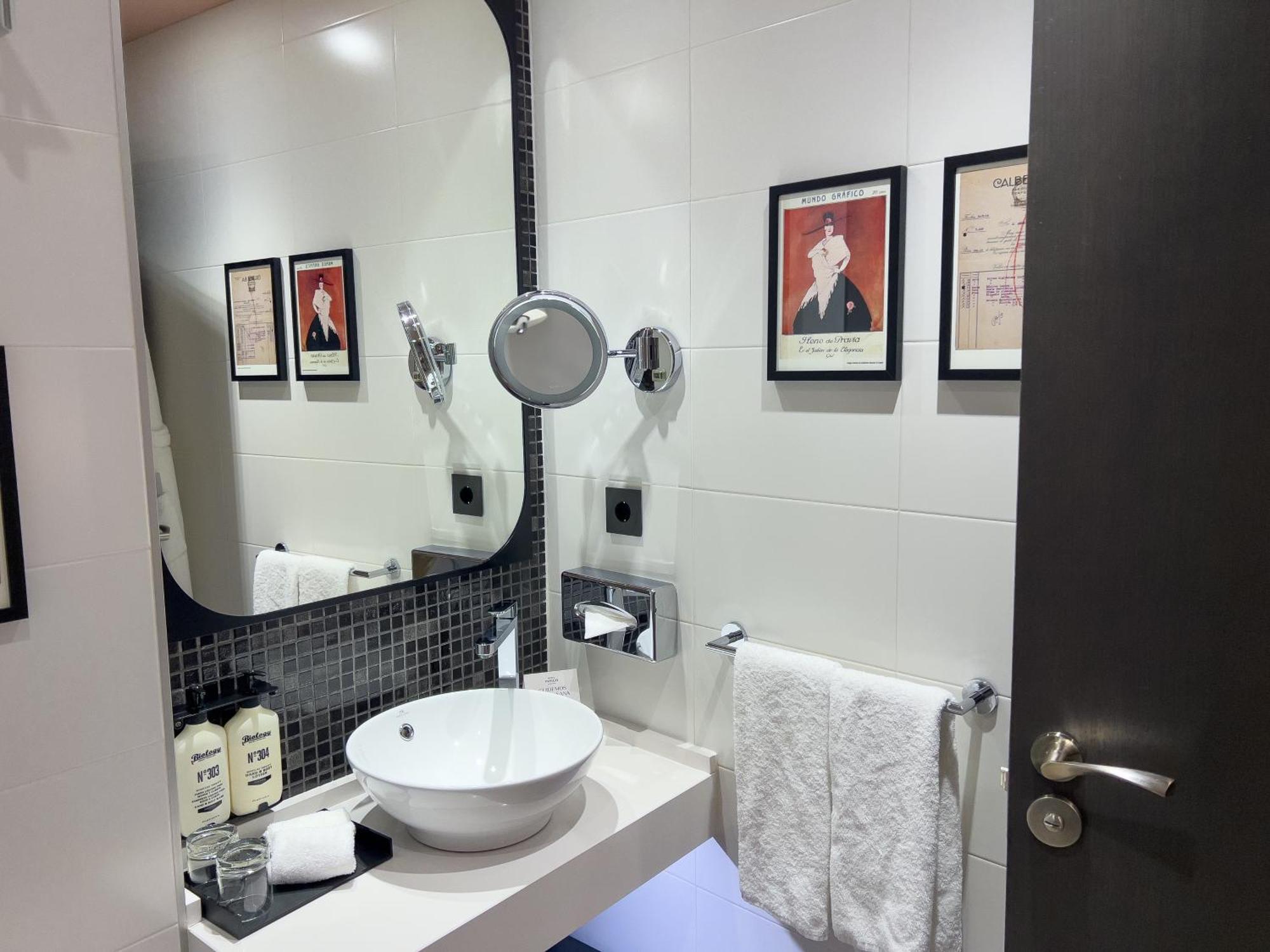 Premium Queen Room