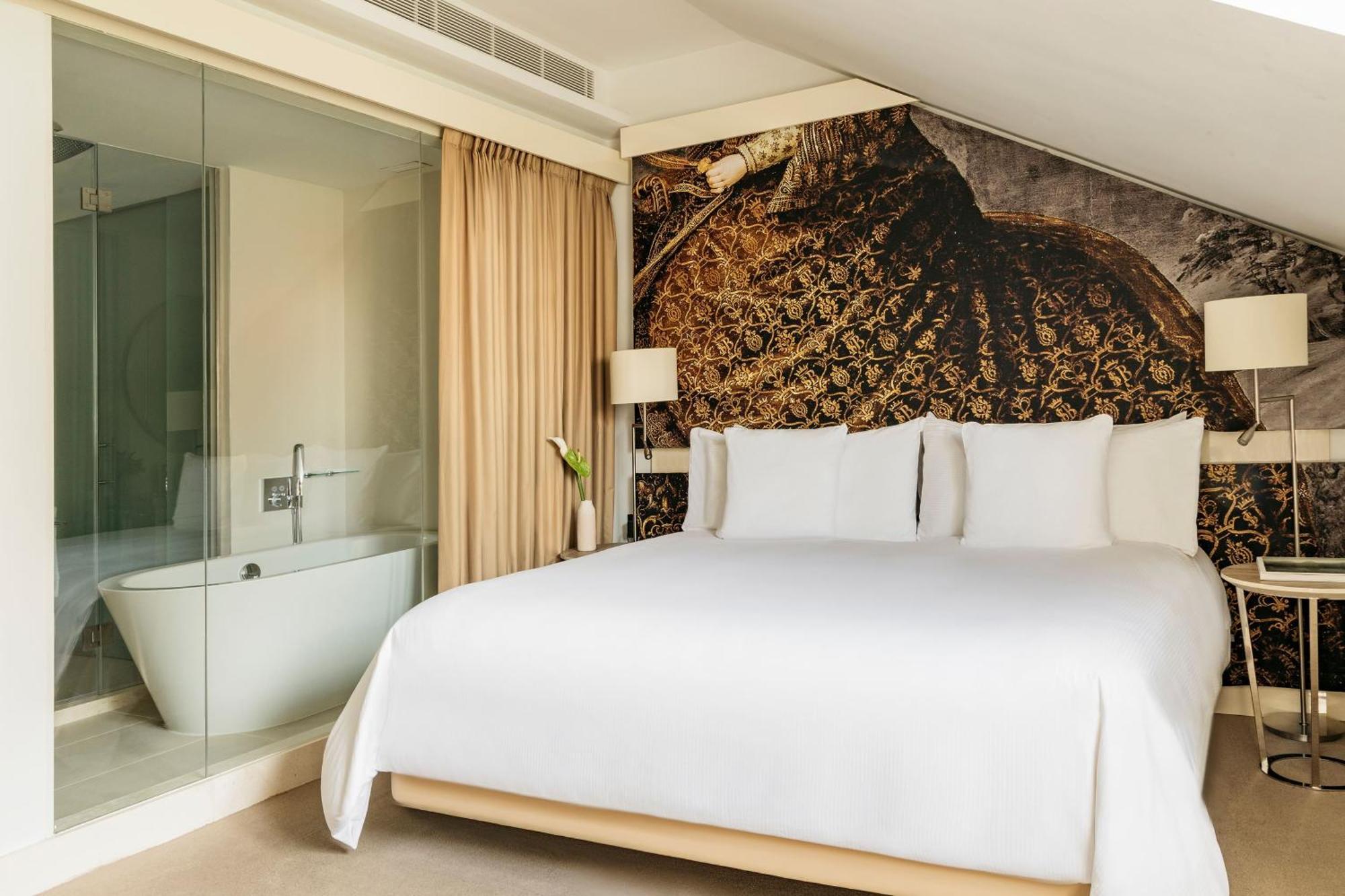 Three Bedroom Suite Red Level