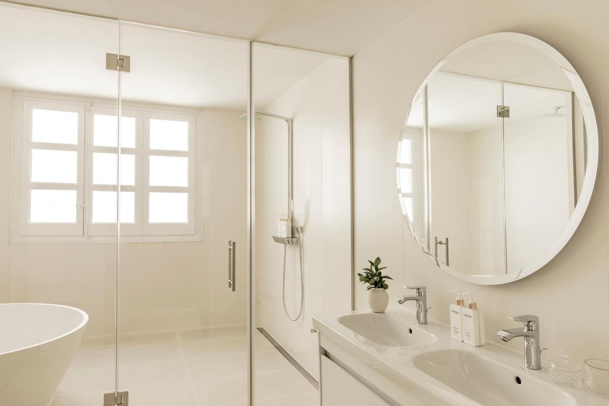 The Royal Suite Red Level