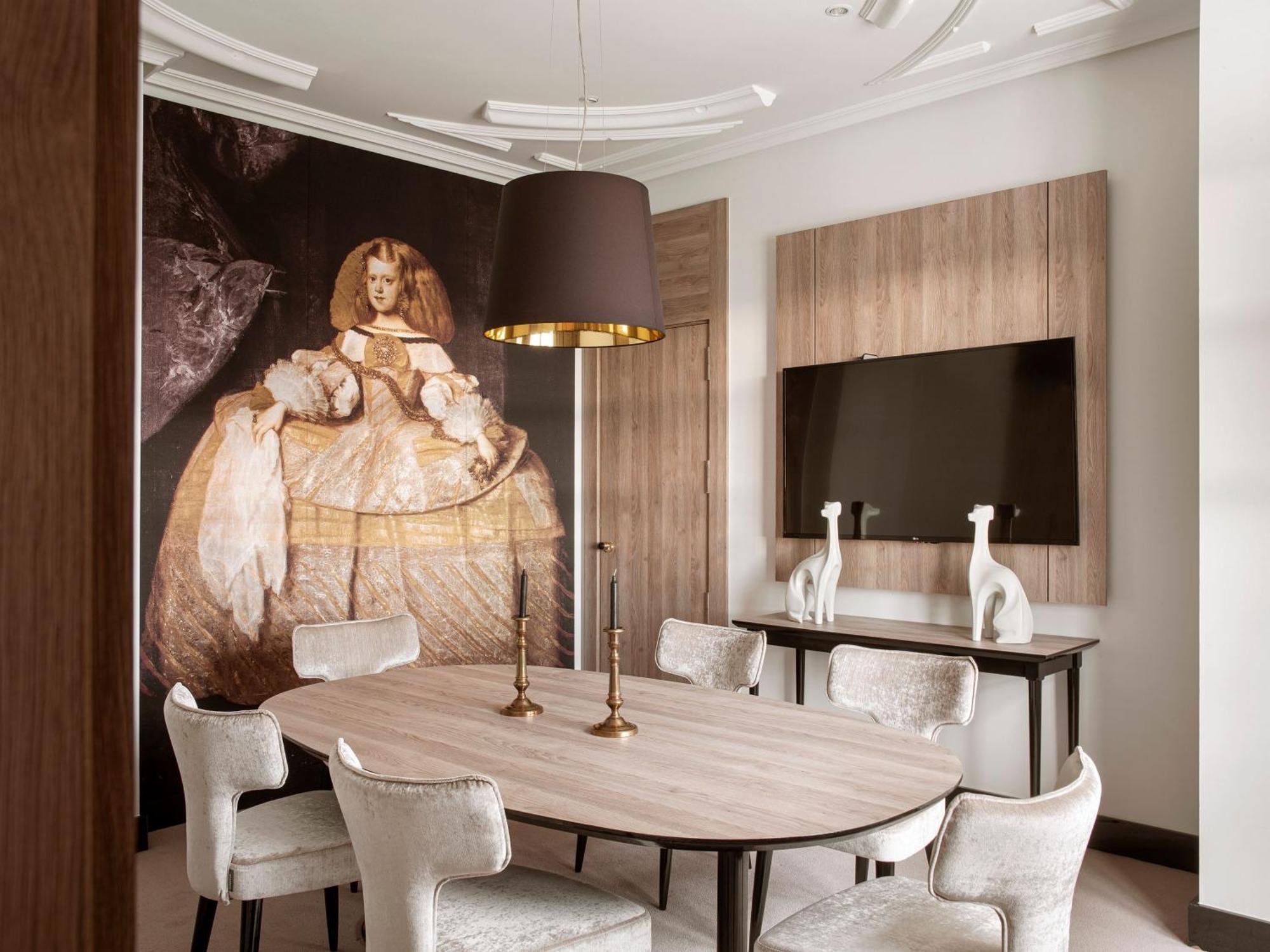 The Royal Suite Red Level