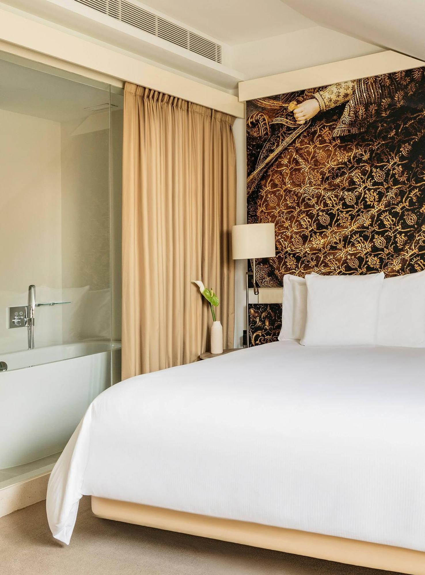 Three Bedroom Suite Red Level