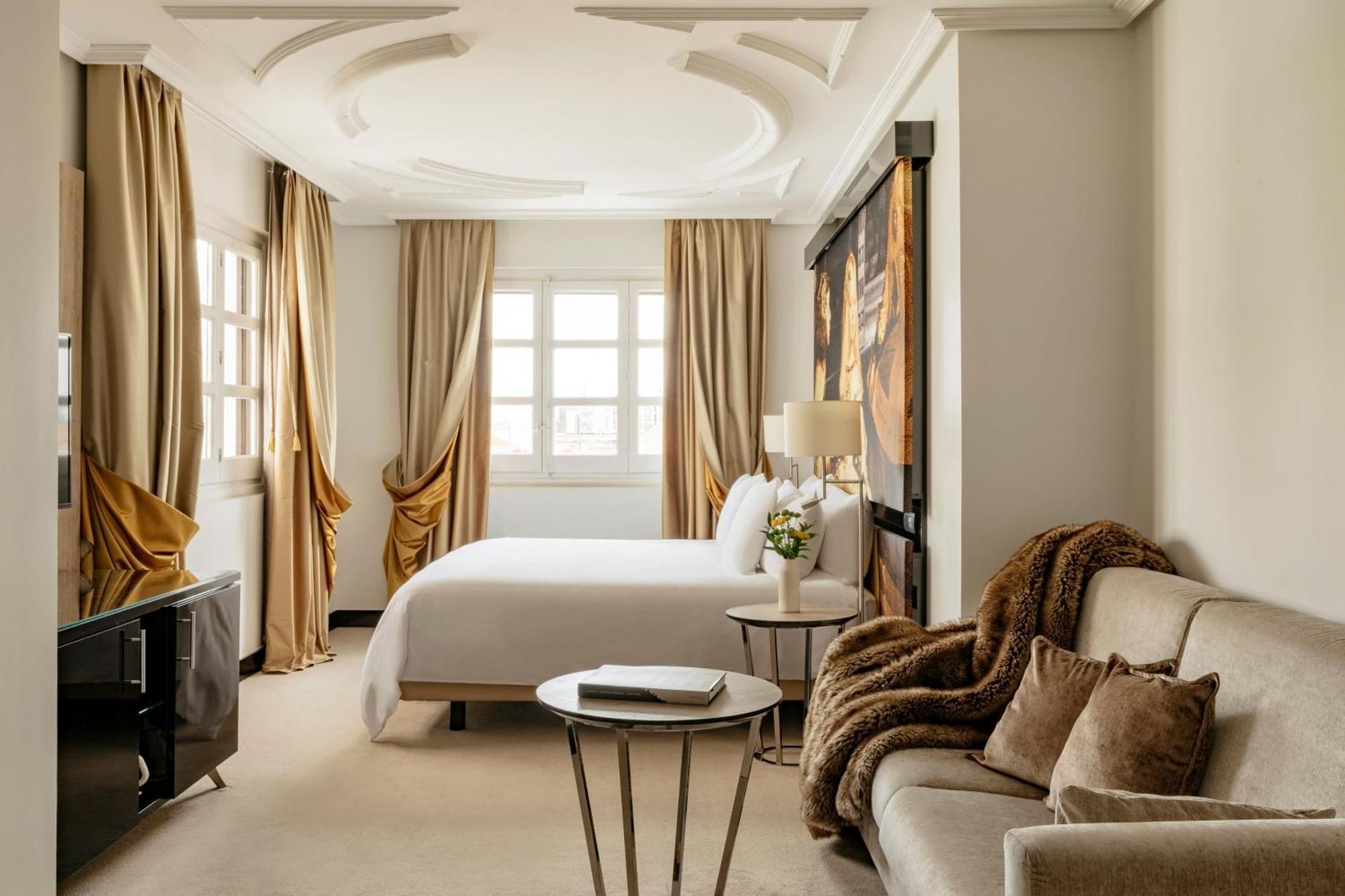 The Royal Suite Red Level