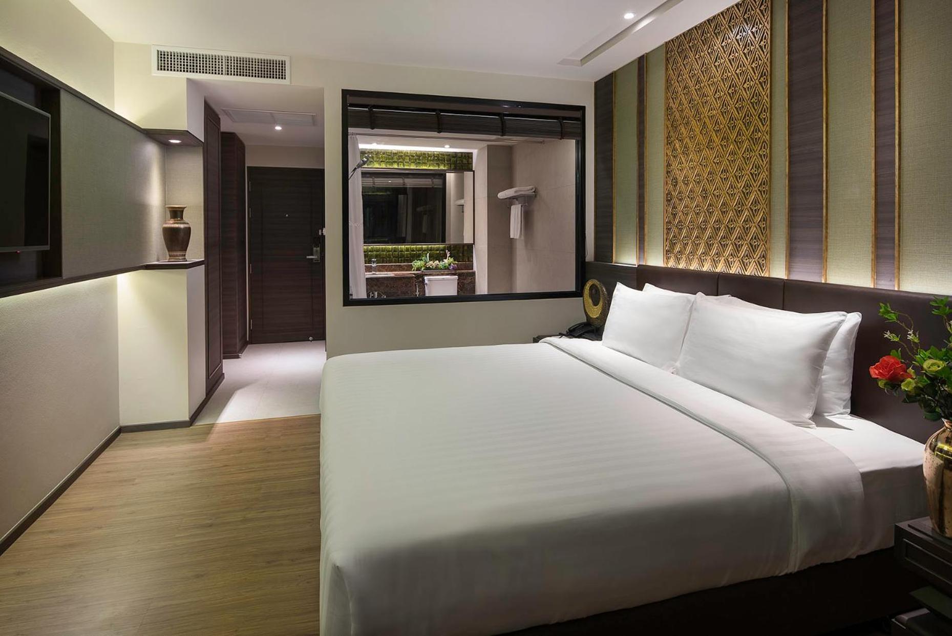 Deluxe Double Room Street View