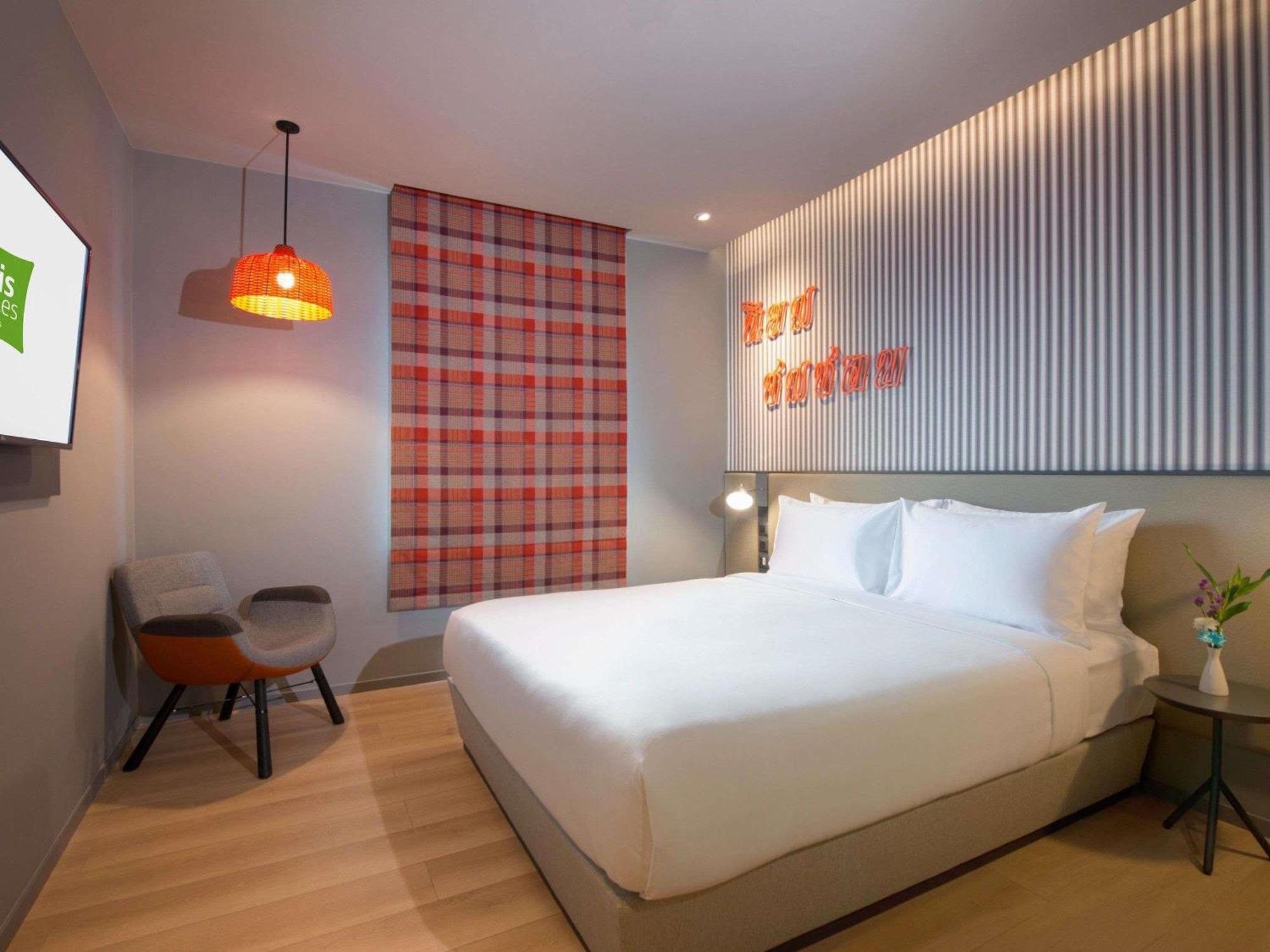 Standard Queen Room