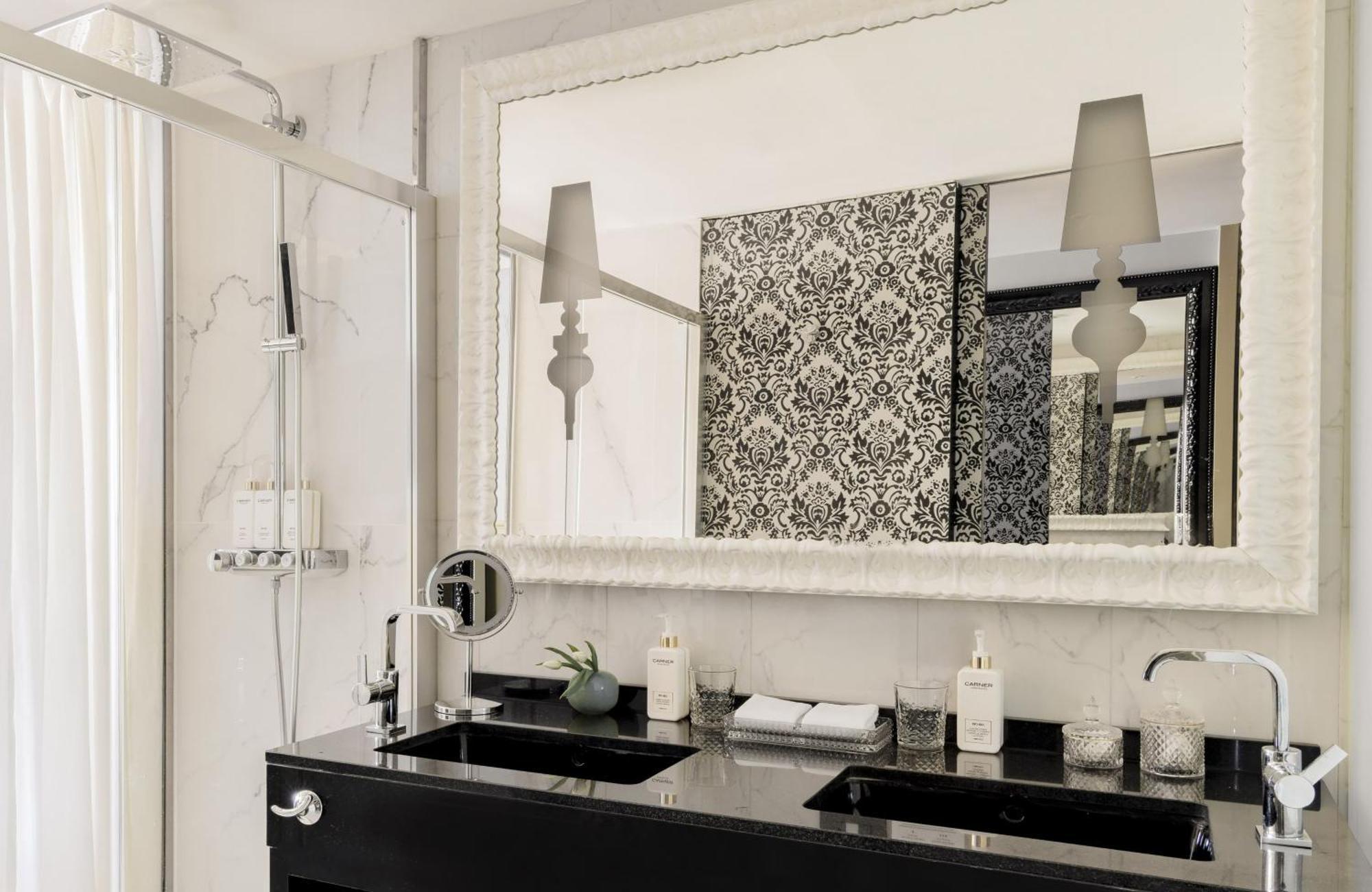 Junior Suite Red Level