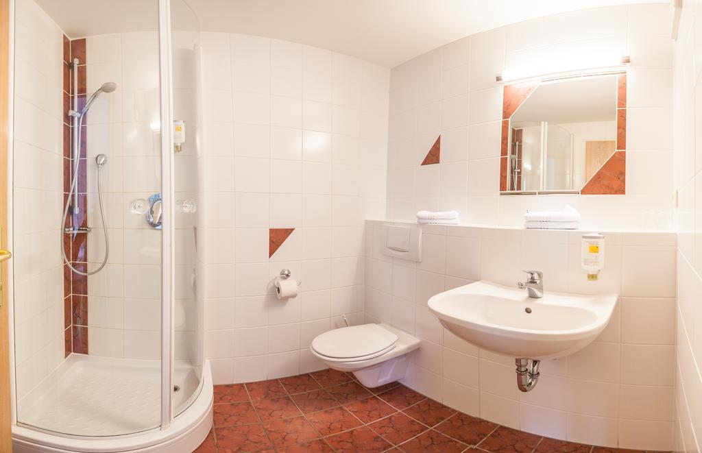 Classic Single Room with Balcony,663375360:JPEG
