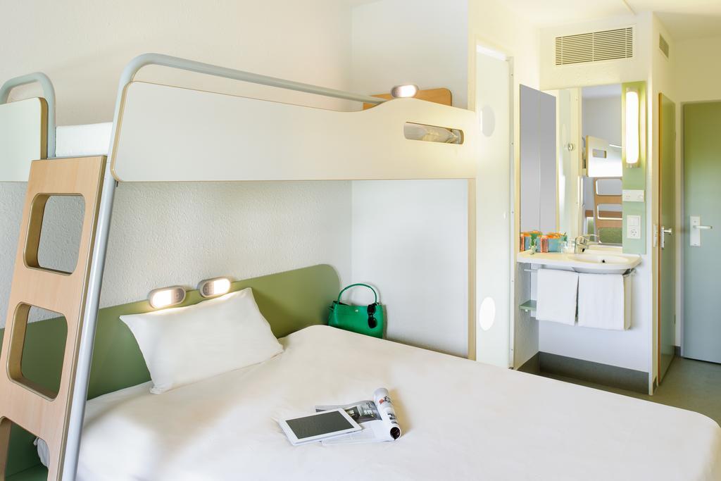 Driepersoonskamer met Tweepersoonsbed en Stapelbed