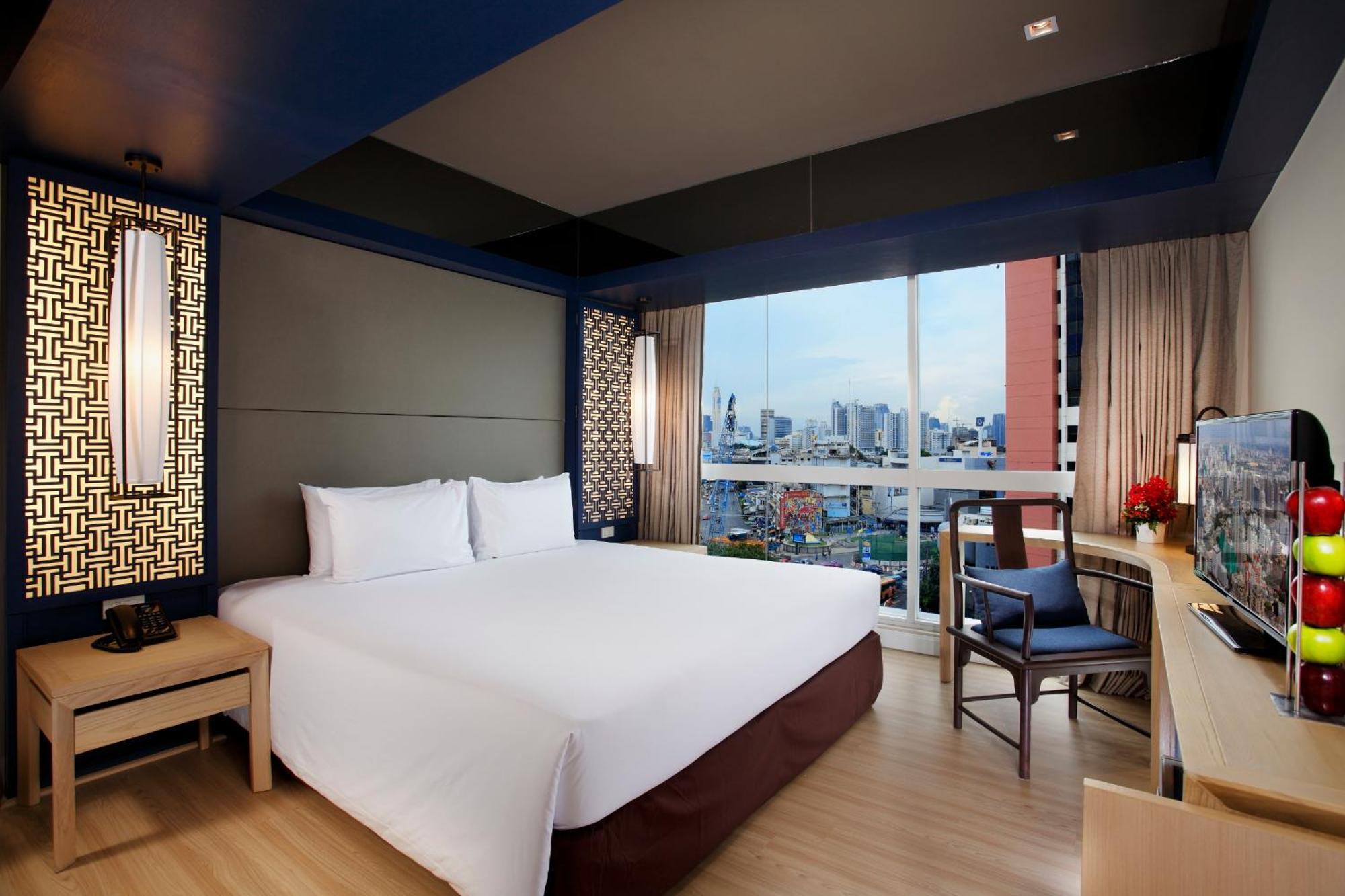 Deluxe King Room City View