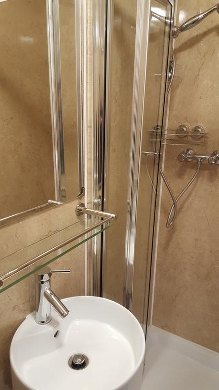 Eenpersoonskamer met Badkamer