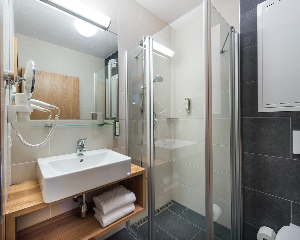 Deluxe Four-Bedroom Apartment