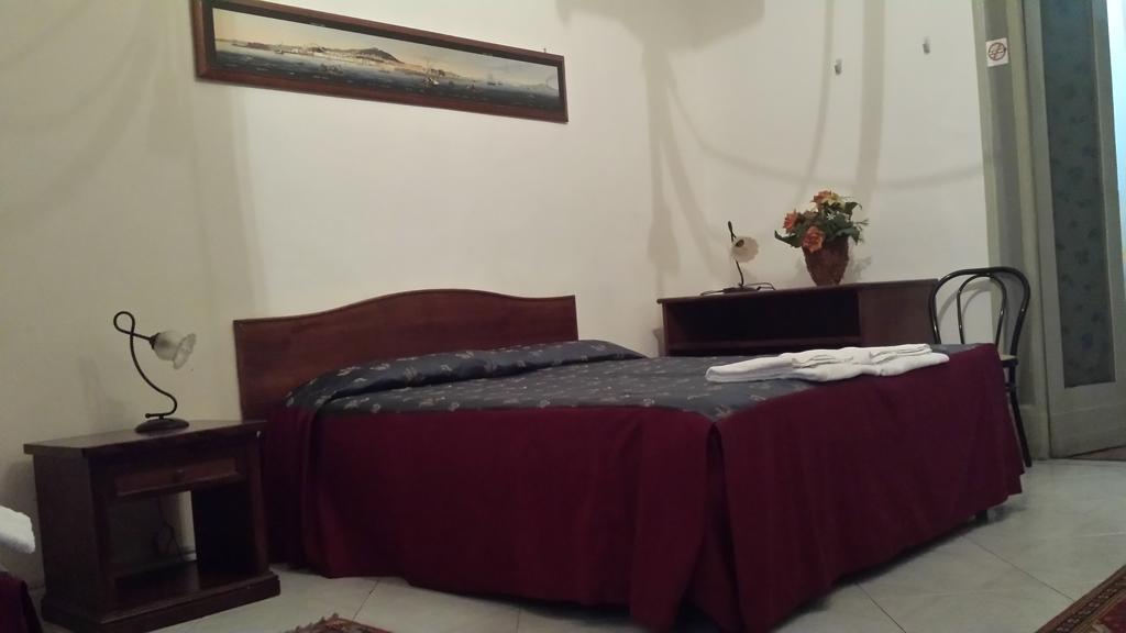 Vierpersoonskamer met Eigen Externe Badkamer