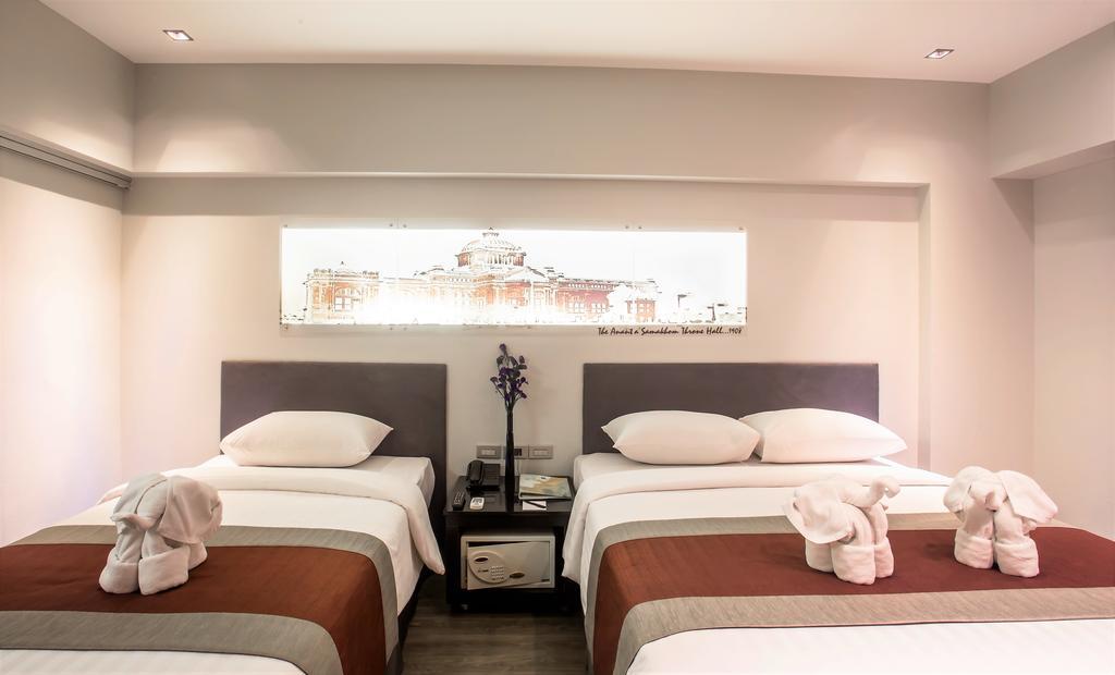 Deluxe Canal Triple Room