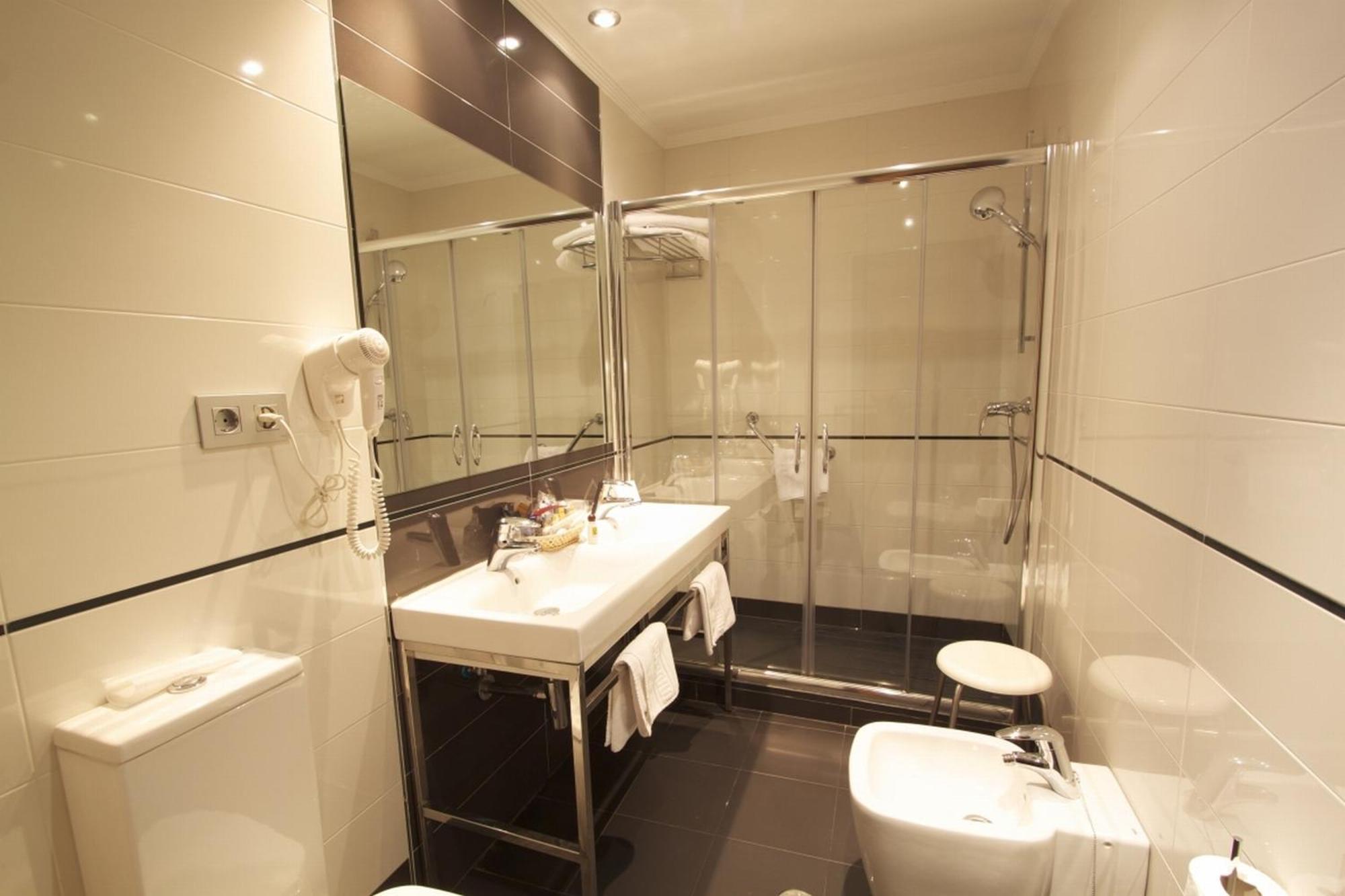 Double or Twin Room Balcony