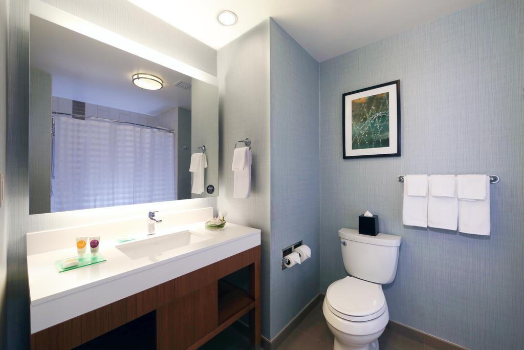 King Suite met 1 Slaapkamer en Drempelloze Douche - Geschikt voor Gasten met een Lichamelijke Beperking