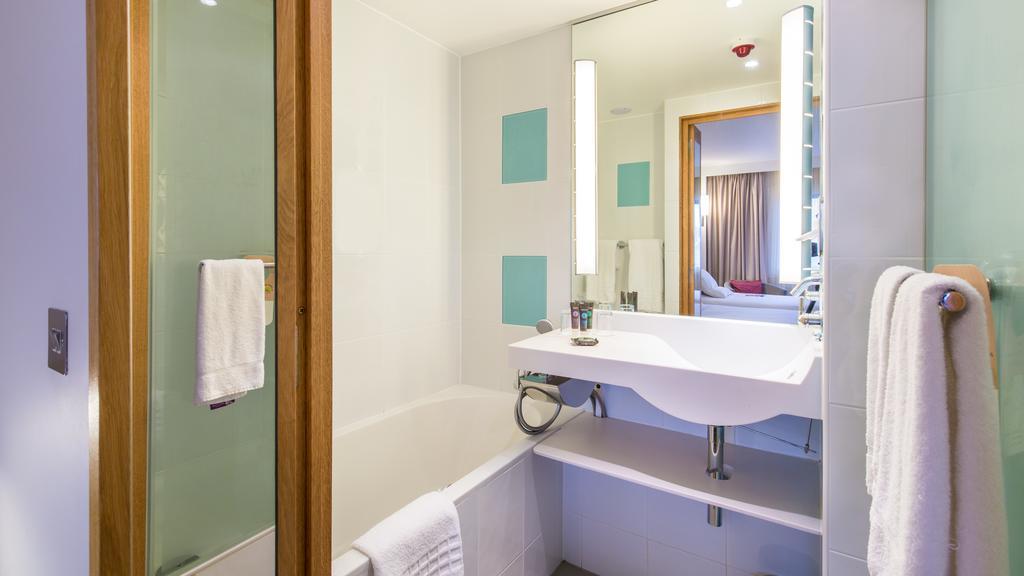 Executive Queen Kamer met Bank