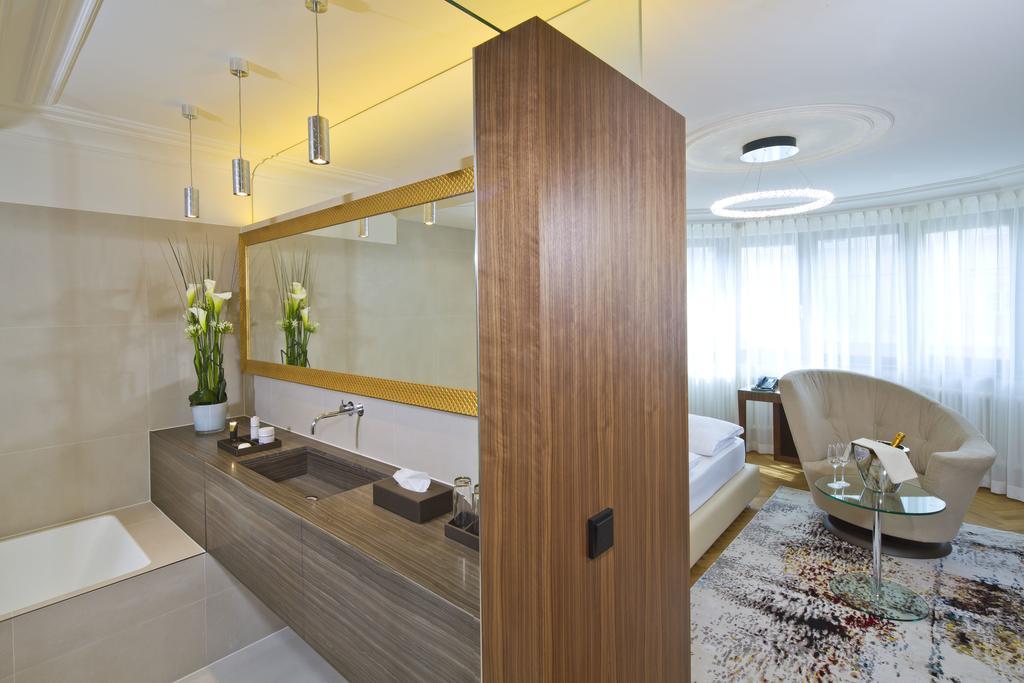 Junior Suite Stadthaus Air Conditioning Adults only