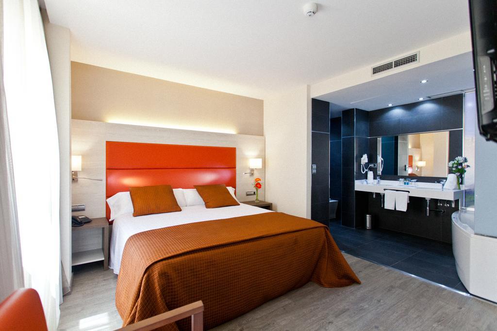 Queen Room Spa Bath