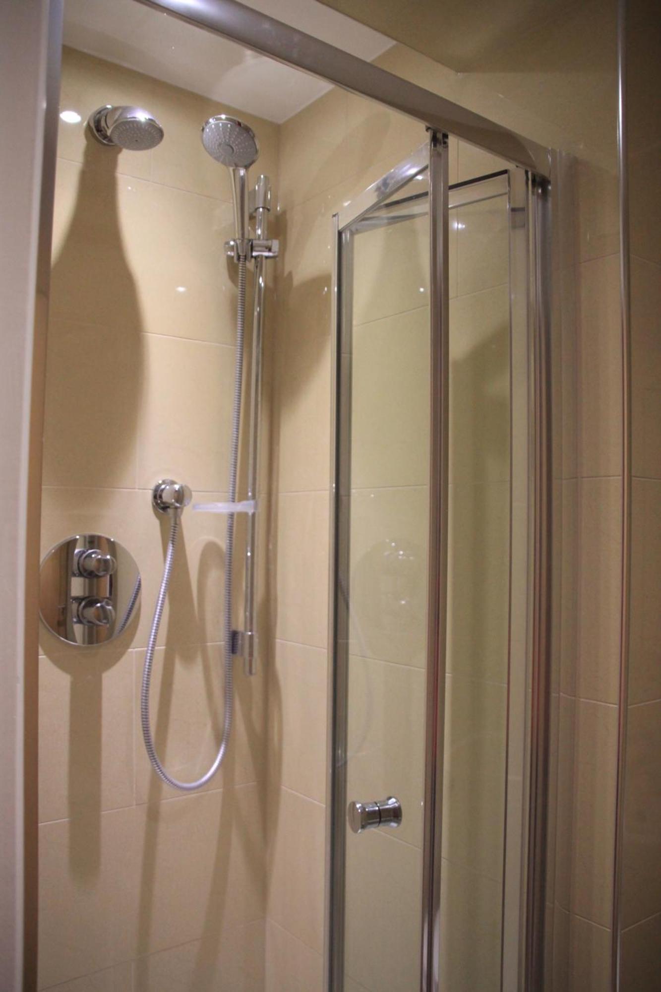 Stad Eenpersoonskamer met Eigen Badkamer