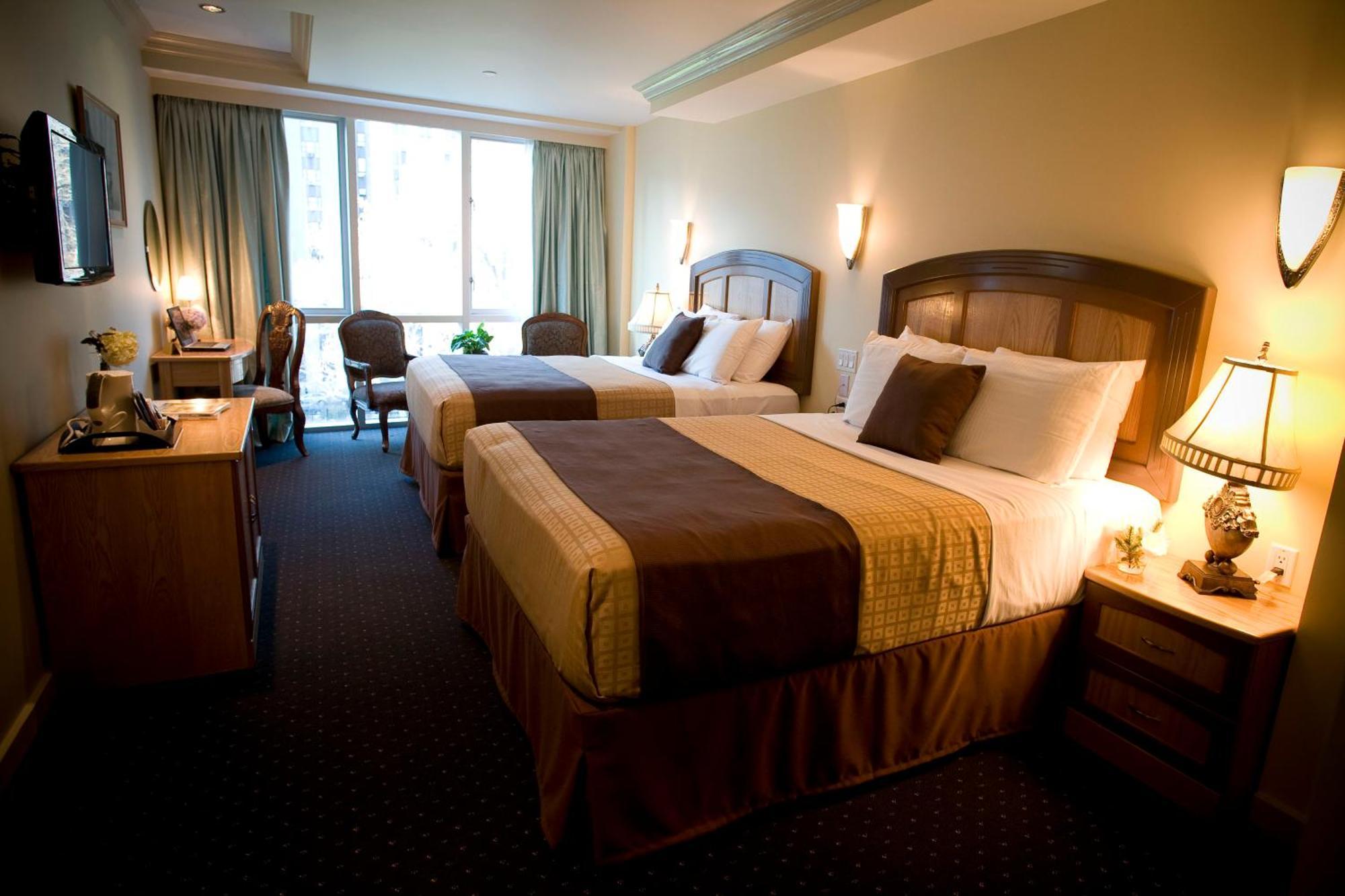 Deluxe Queen Kamer met 2 Queensize Bedden en Uitzicht op de Stad