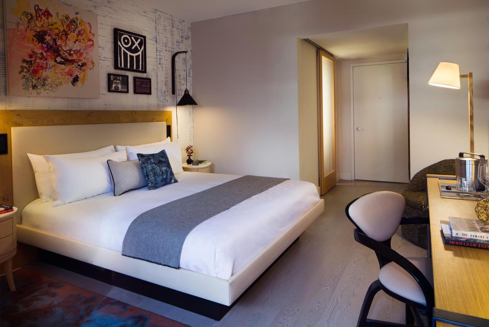 Kamer met Kingsize Bed en Uitzicht op de Stad - Rolstoeltoegankelijke Douche - Geschikt voor Gasten met een Lichamelijke Beperking