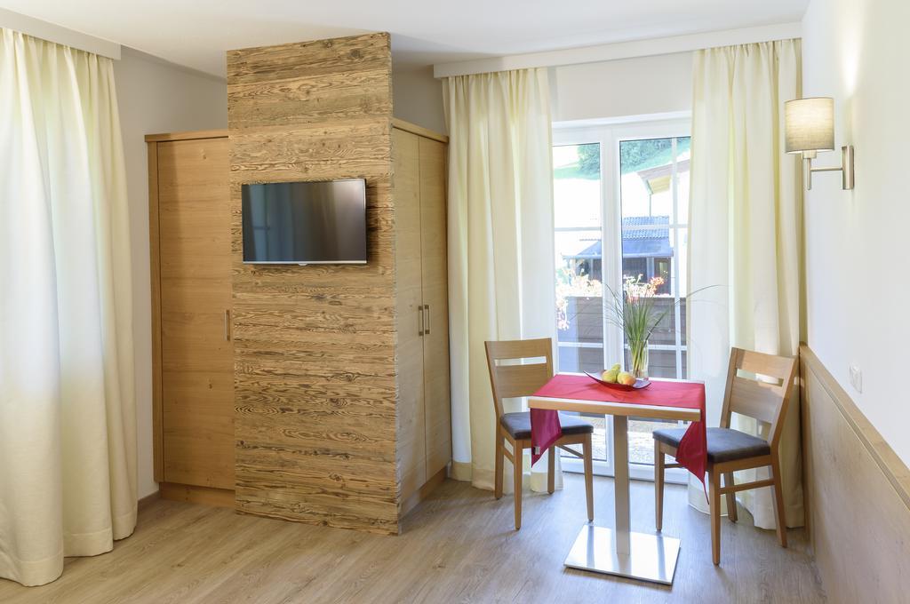 Deluxe Double Room Bath