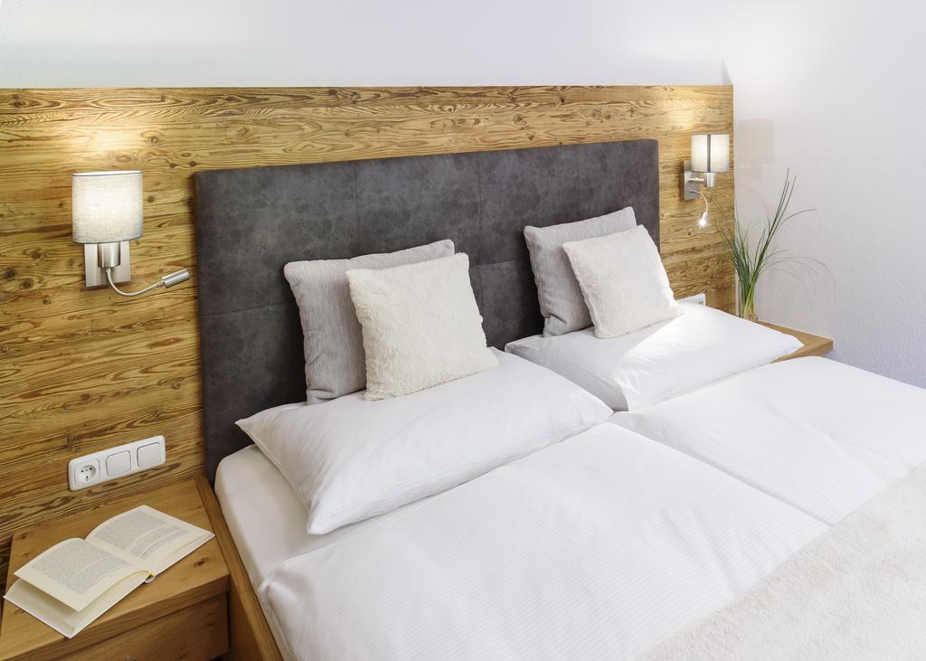 Deluxe Double Room Bath