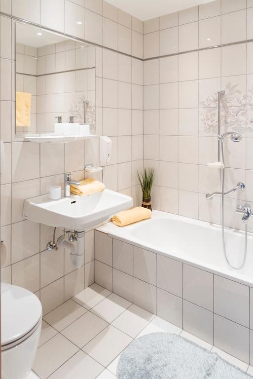 Deluxe Double Room Bath