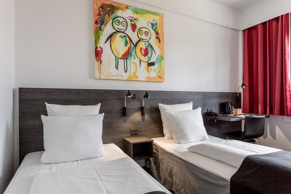 Classic Vierpersoonskamer met Twee Aparte Bedden