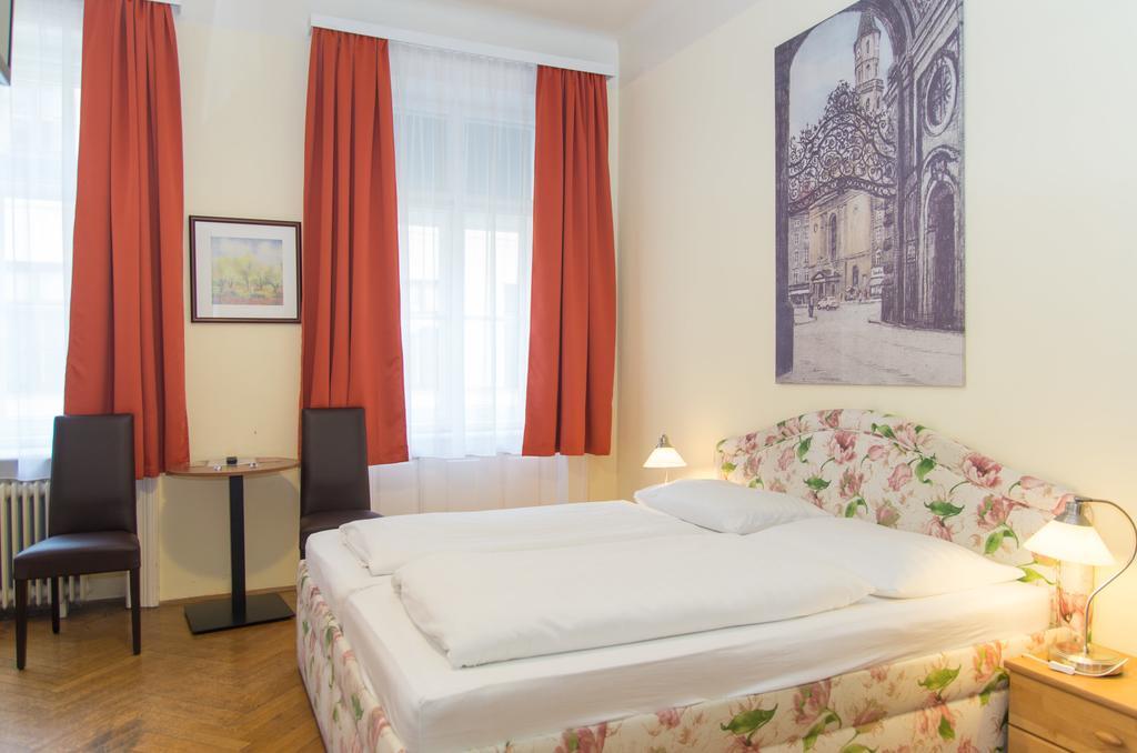 Superior Eenpersoonskamer met Eigen Badkamer